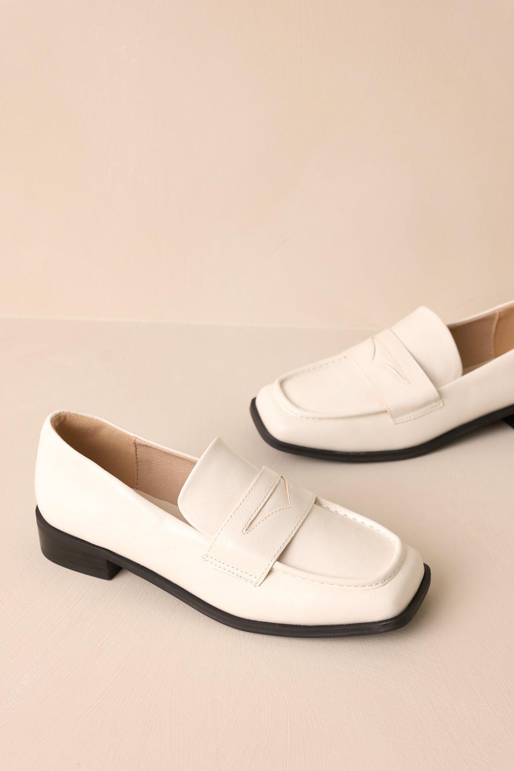 Good Memory White Loafers Product Image