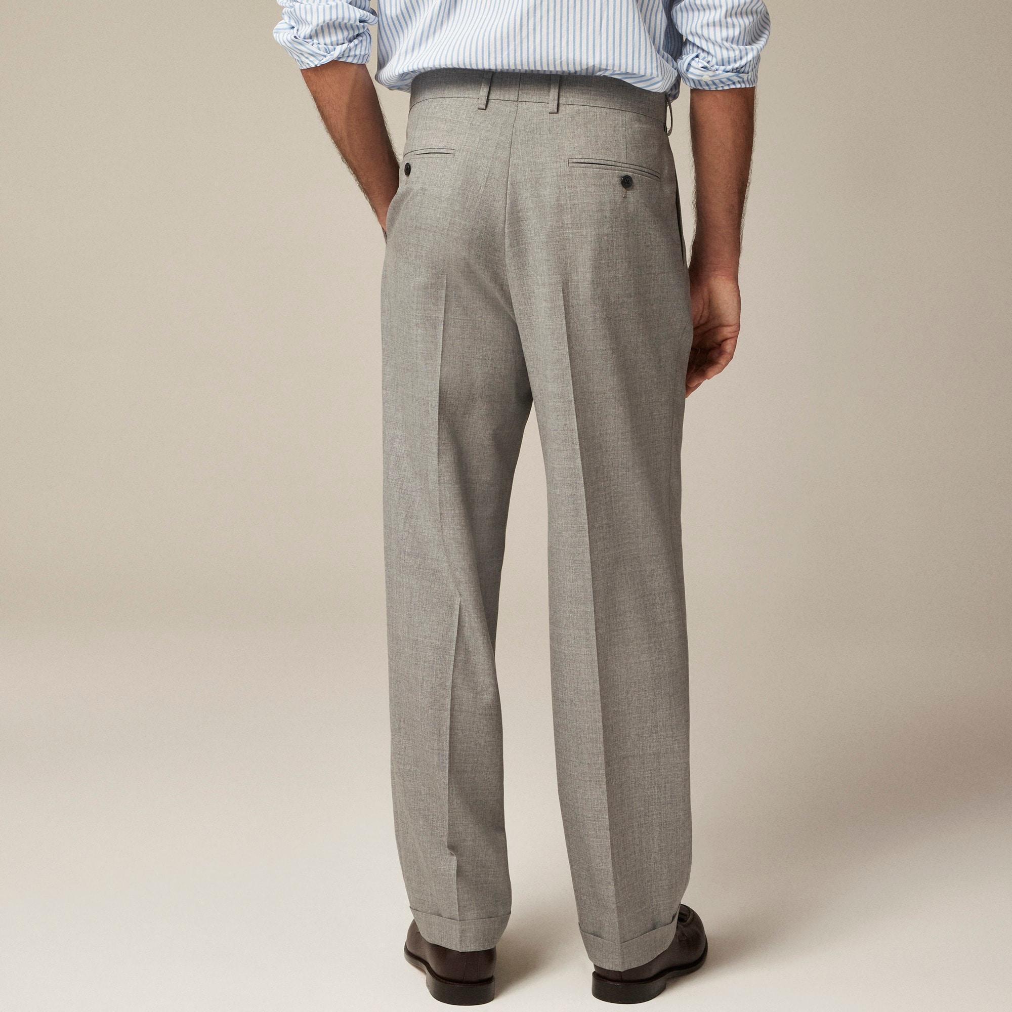 Relaxed-fit double-pleated trouser in Italian tropical wool Product Image
