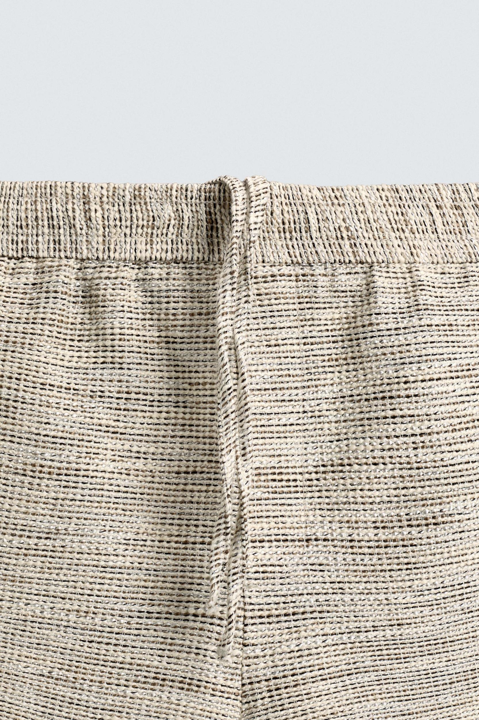 TEXTURED CONTRAST SHORTS Product Image
