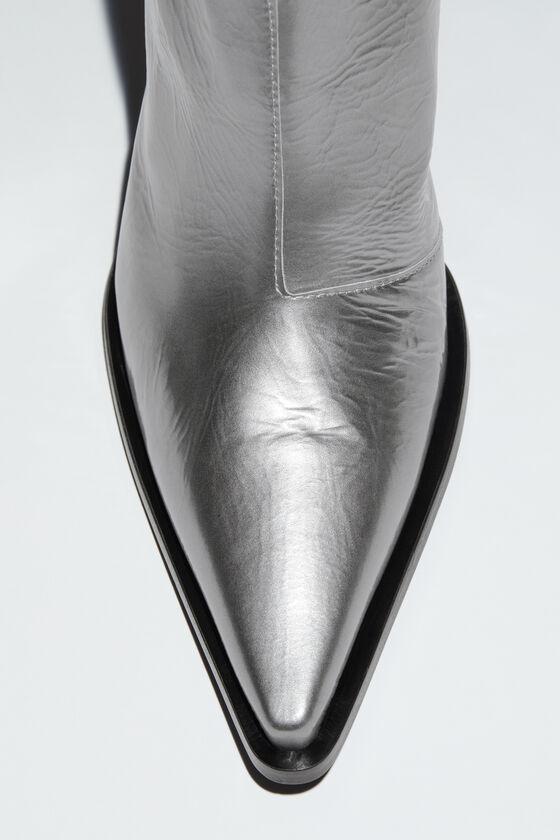 Leather heel boots Product Image