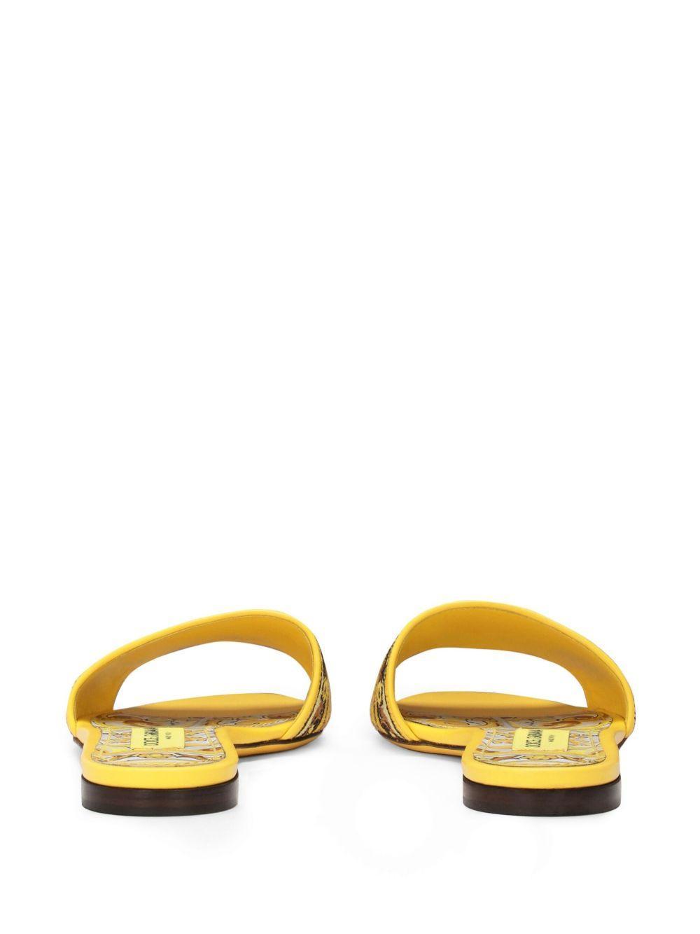 Bianca Majolica-pattern slides Product Image