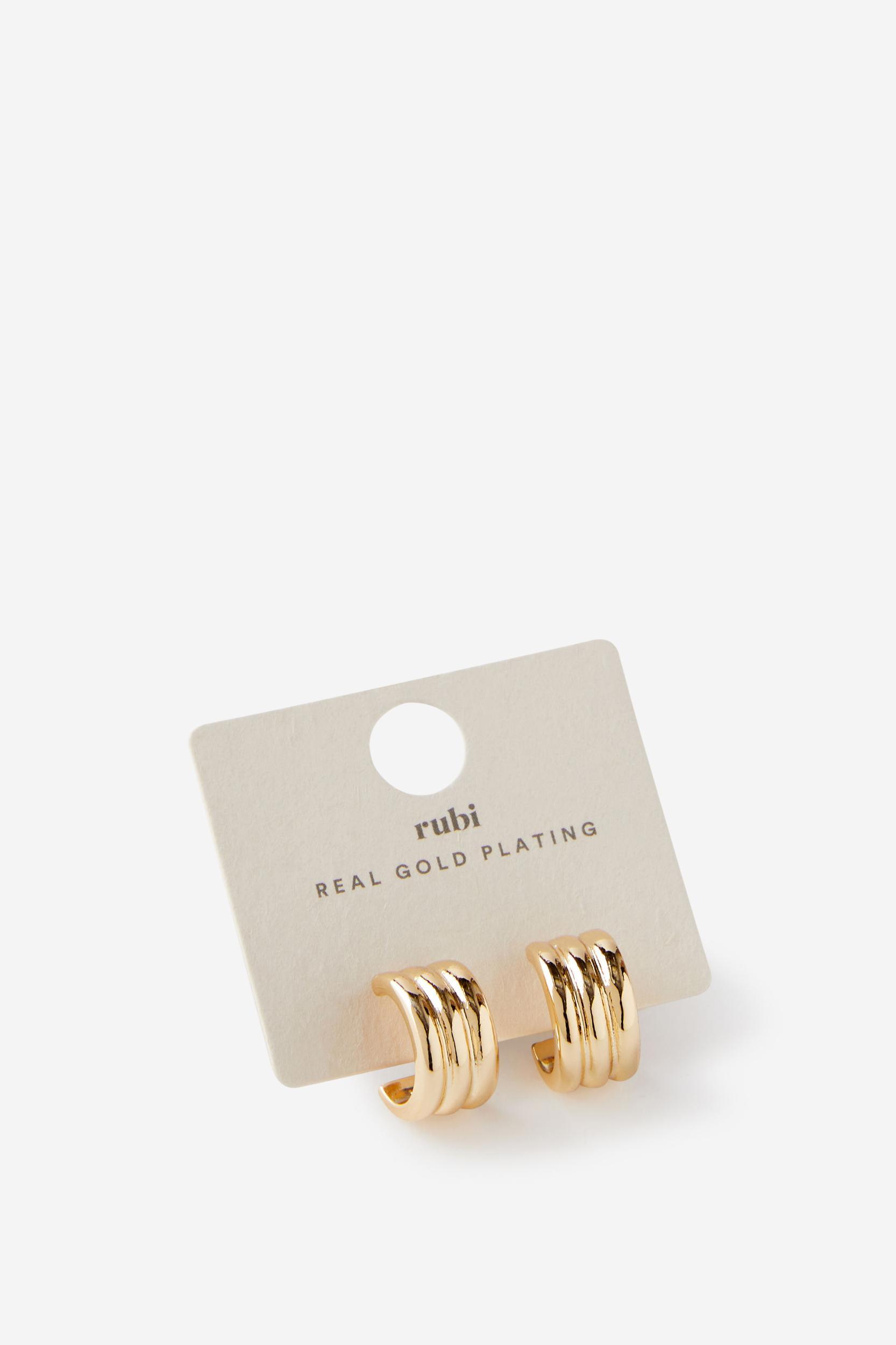 Small Hoop Earring Product Image