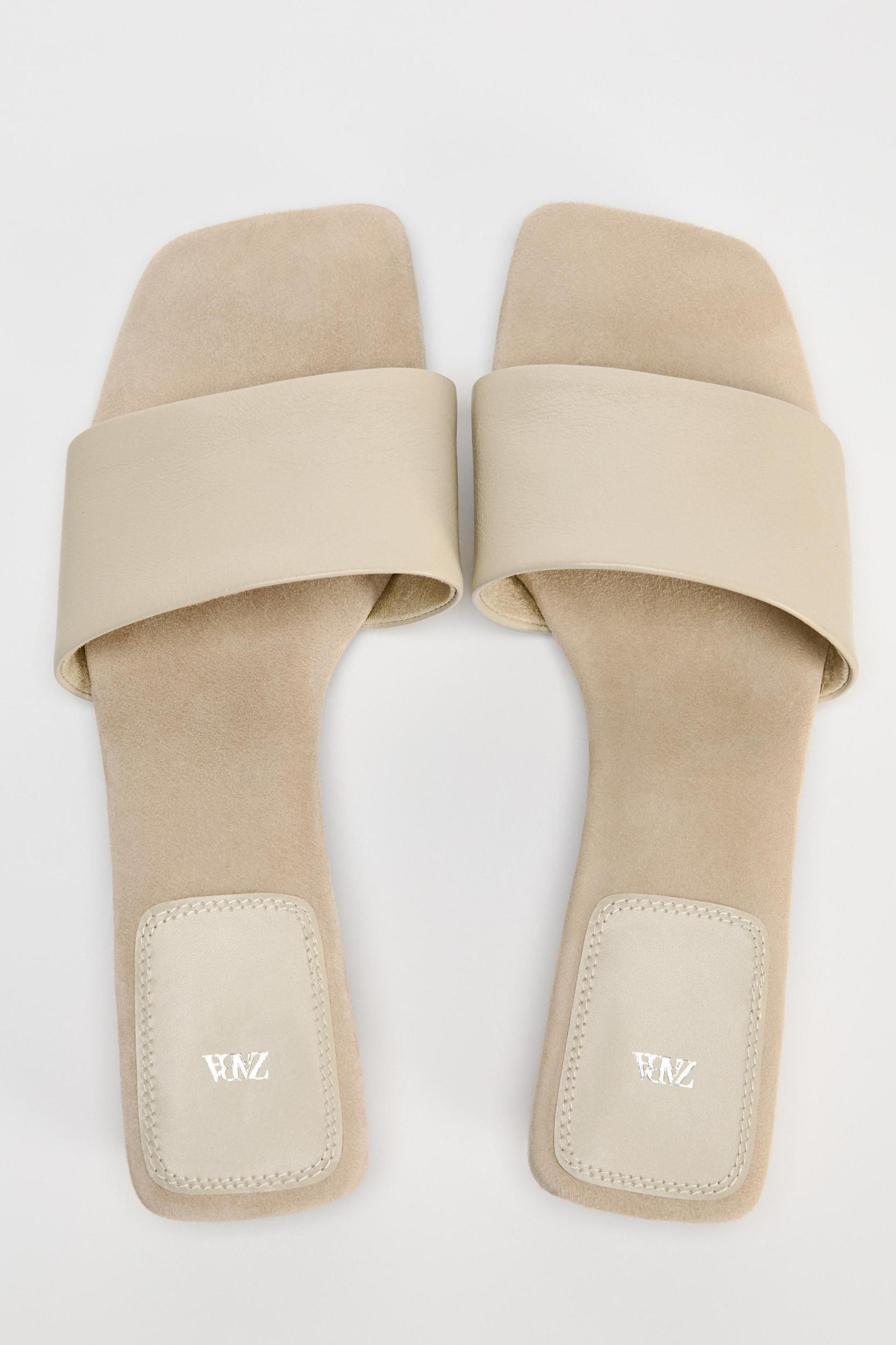 LEATHER SANDALS Product Image