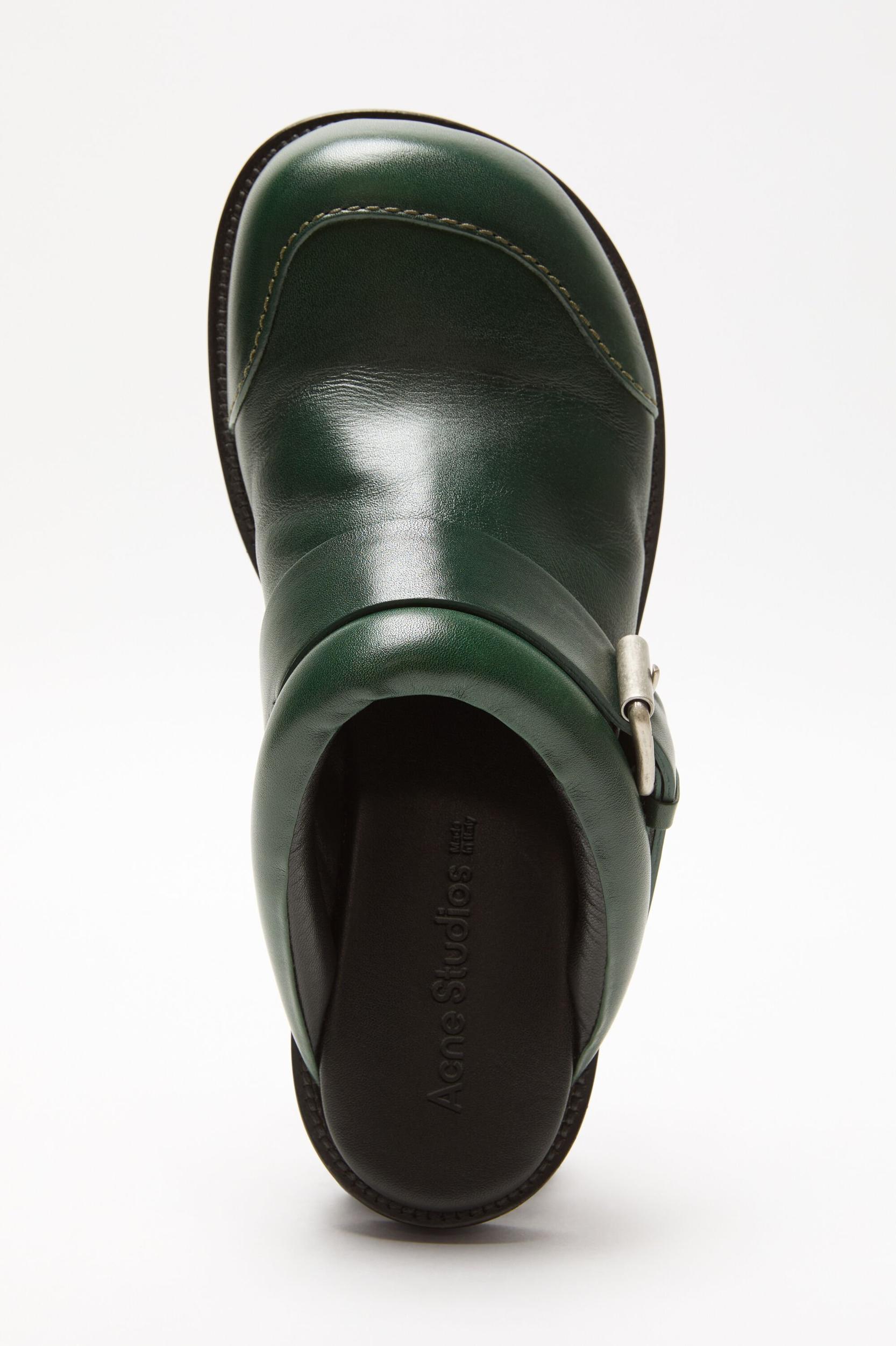 Leather buckle shoes Product Image