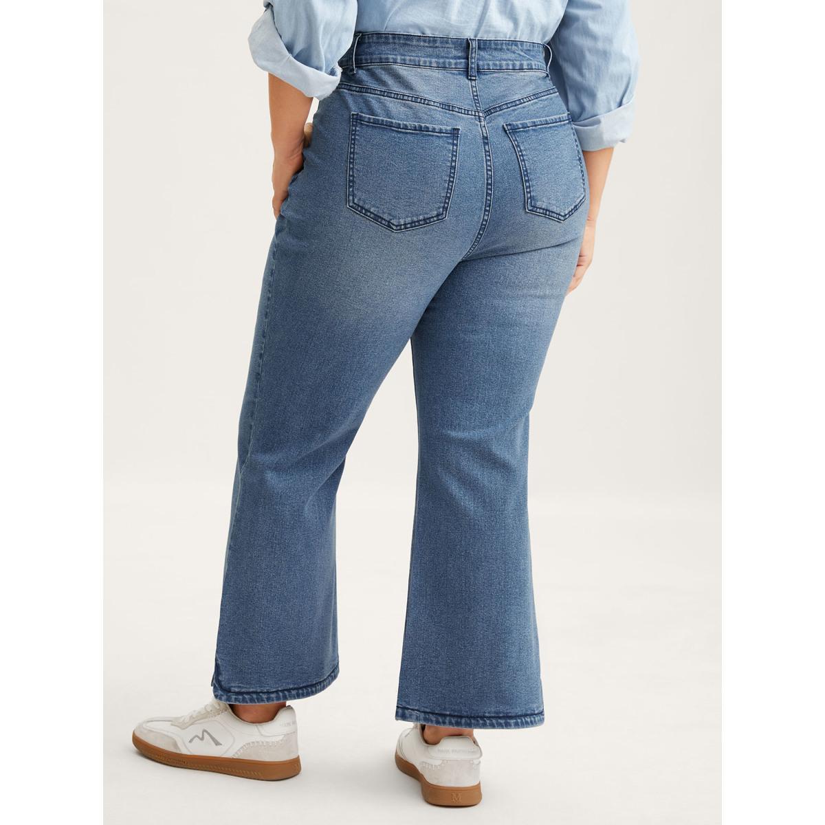 Plus Size Stretch Butt-Lifting Flare Jeans Women Denimblue High stretch Slanted pocket Jeans BloomChic 28/5X Product Image