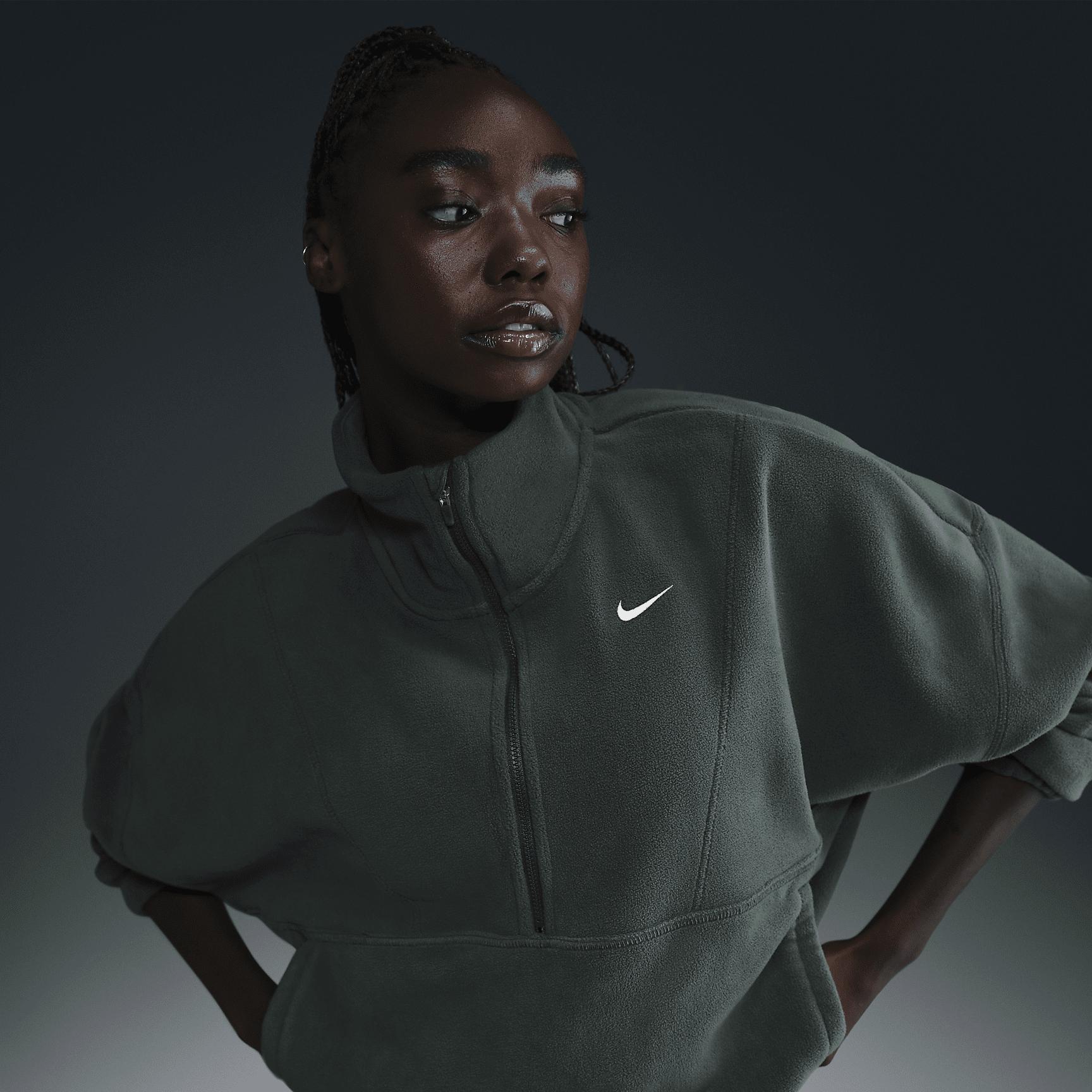 Nike One Women's Therma-FIT Oversized 1/2-Zip Fleece Top Product Image