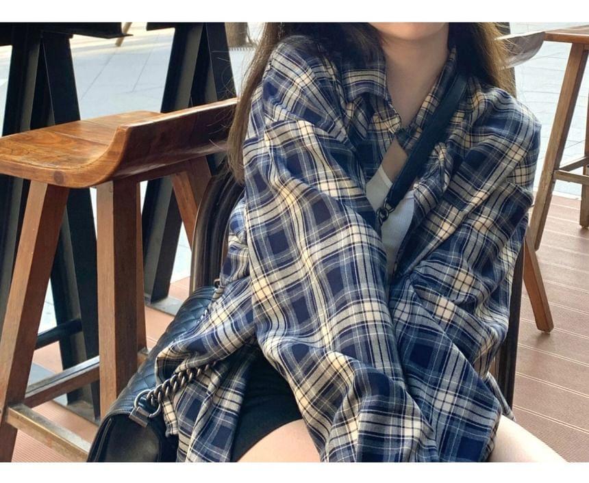 Long-Sleeve Plaid Button-Up Shirt Product Image