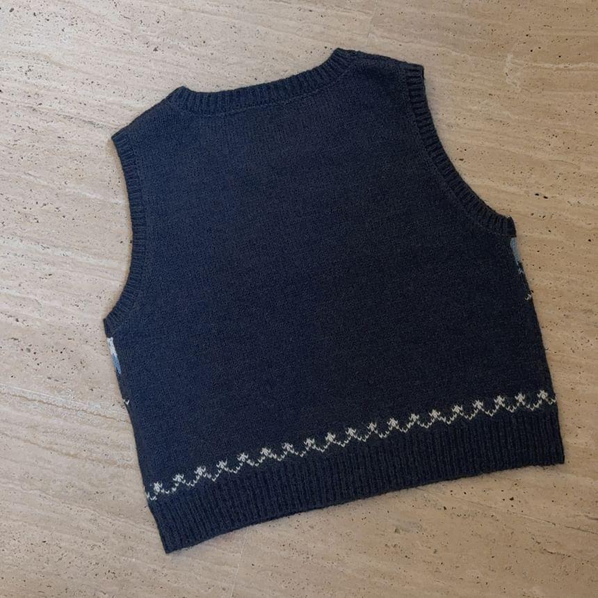 Round Neck Fish Jacquard Knitted Vest Product Image