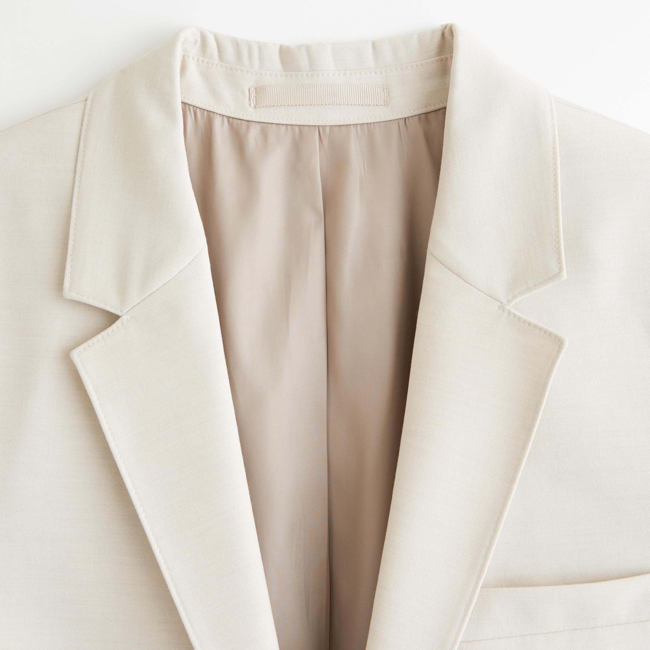 The A&F Collins Tailored Classic Blazer Product Image