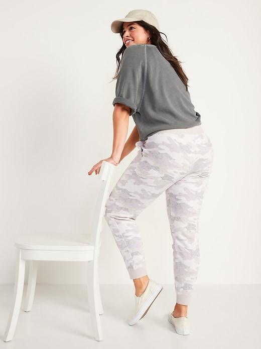 Mid-Rise Vintage Street Joggers Product Image