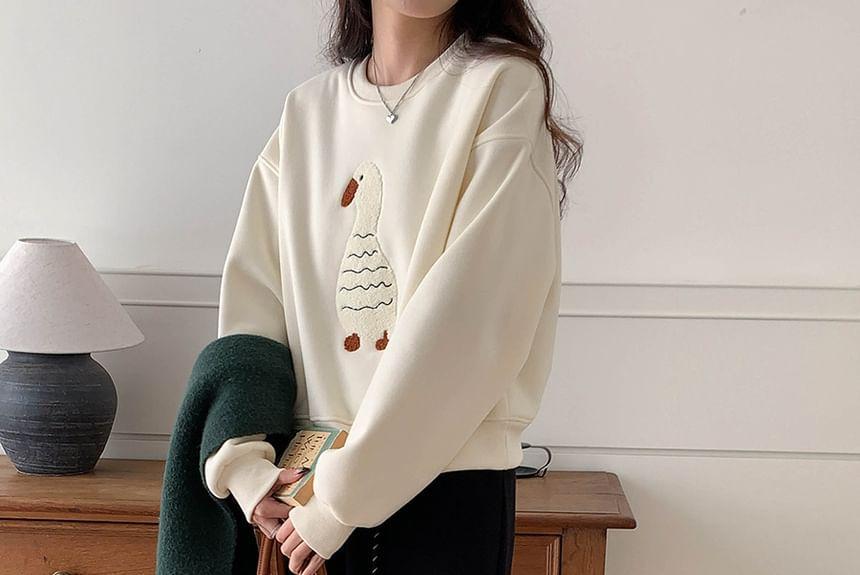 Round Neck Duck Patterned Fleece-Lined Sweatshirt Product Image