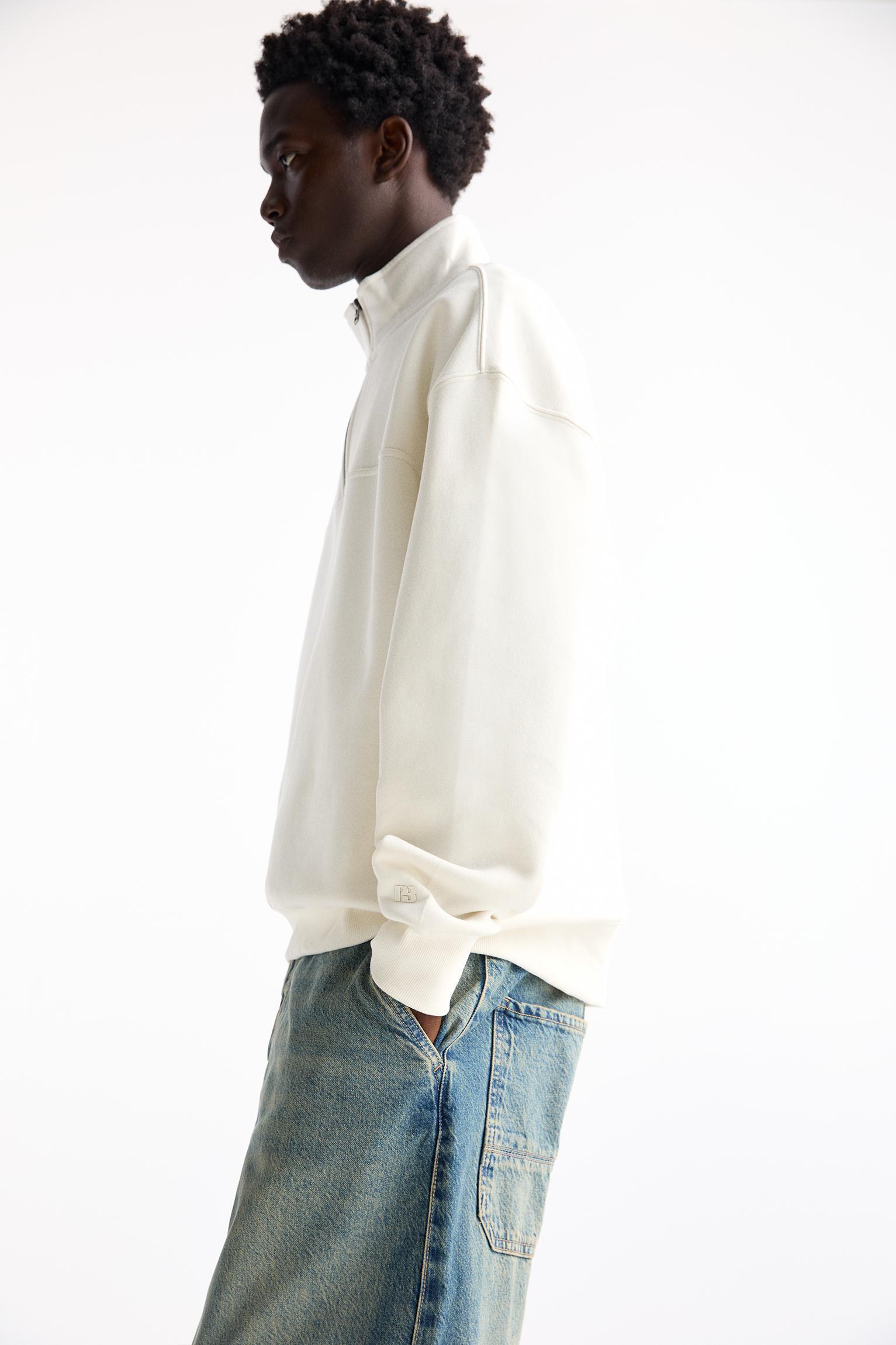 Quarter-zip sweatshirt Product Image
