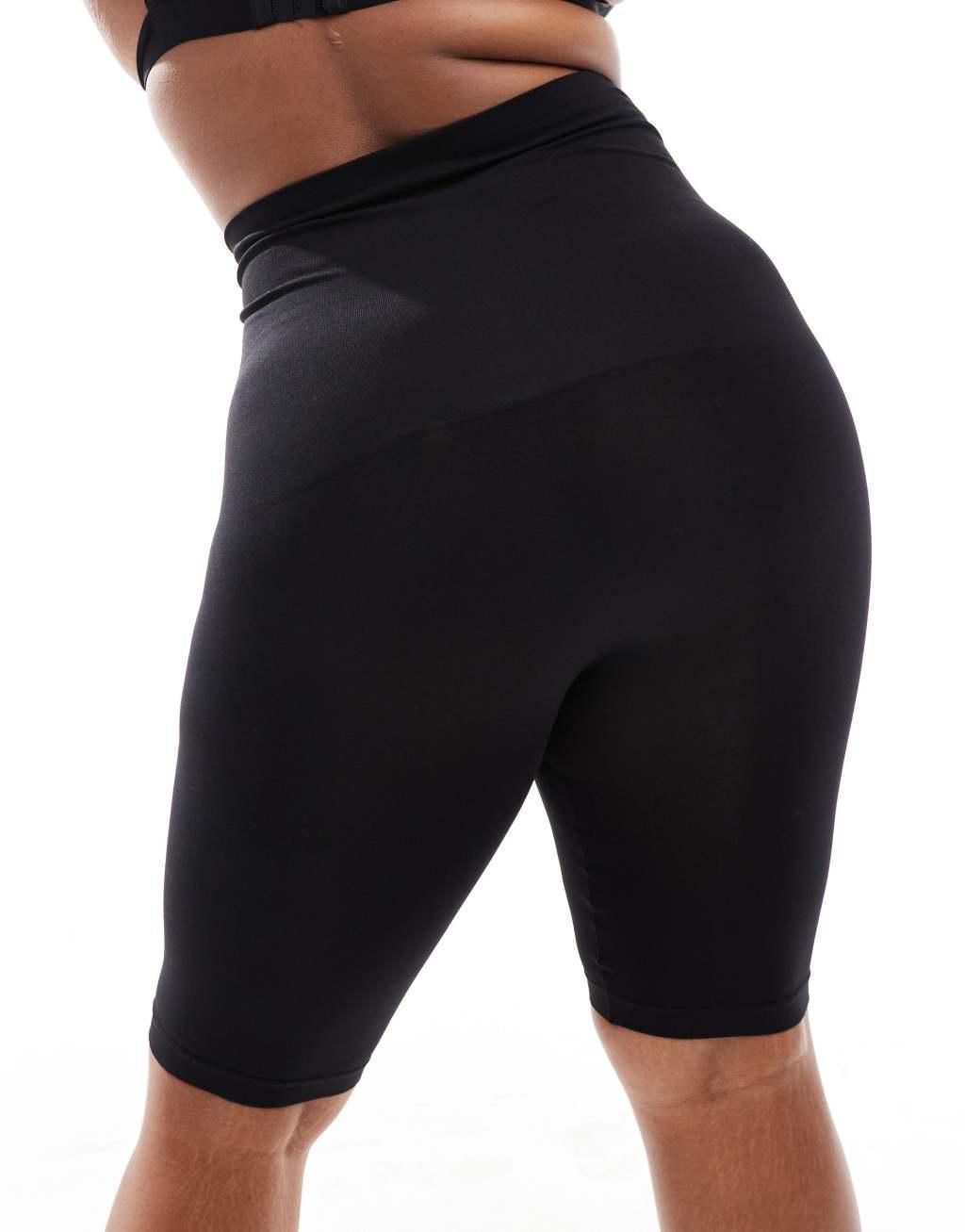 Vero Moda Curve seamless shape shorts in black Product Image