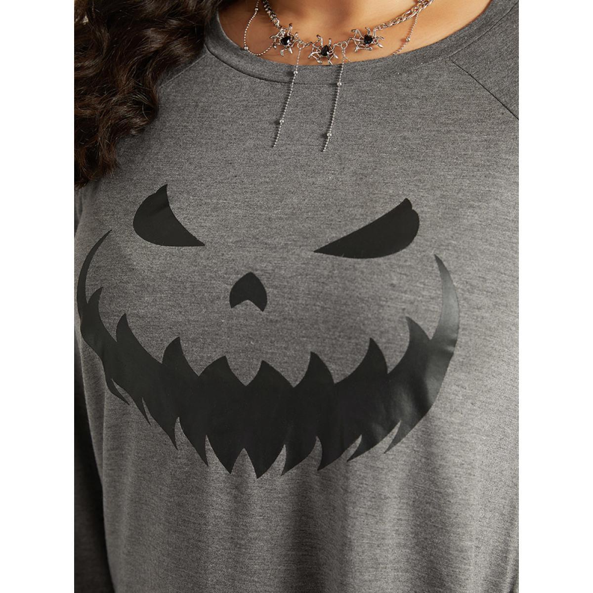 Plus Size Halloween Graphic Pocket Crew Neck T-shirt Gray Women Casual Printed Halloween Festival-Halloween T-shirts BloomChic 18-20/2X Product Image