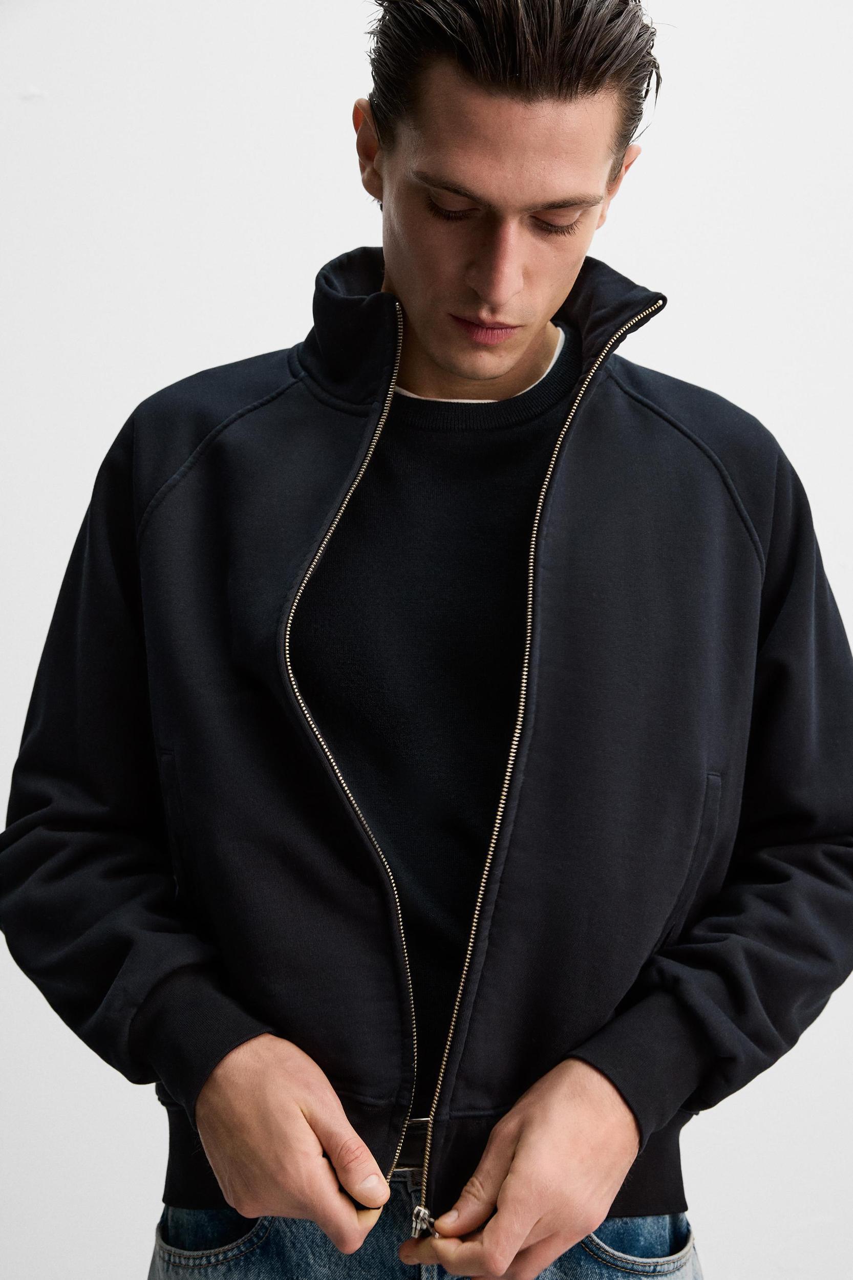 ZIPPERED HEAVY WEIGHT SWEATSHIRT Product Image