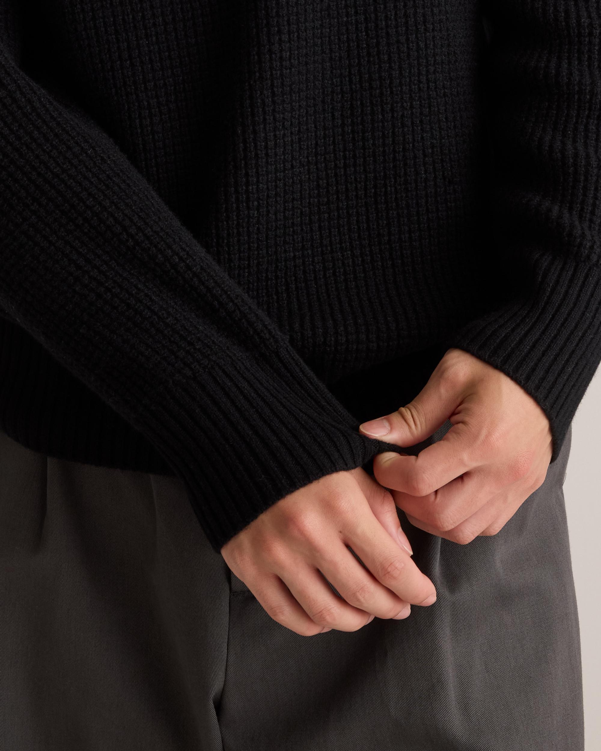 Quince | Men's Mongolian Cashmere Waffle Quarter Button Sweater Size XL Product Image