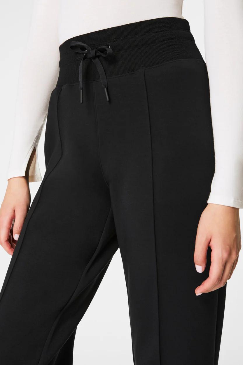 Air Essentials Luxe Tapered Pant- Very Black Product Image