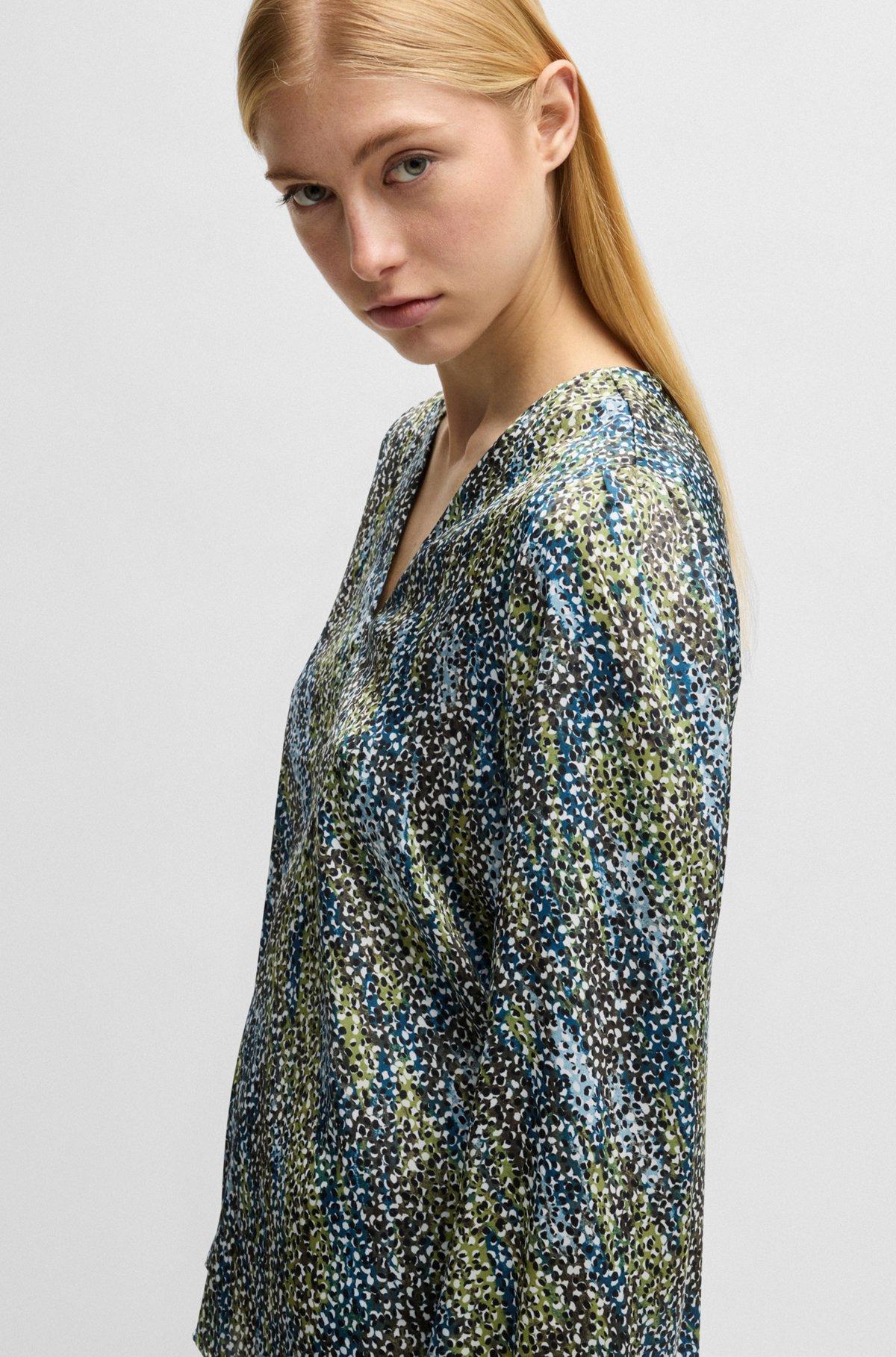 Regular-fit blouse with V neckline in printed satin Product Image