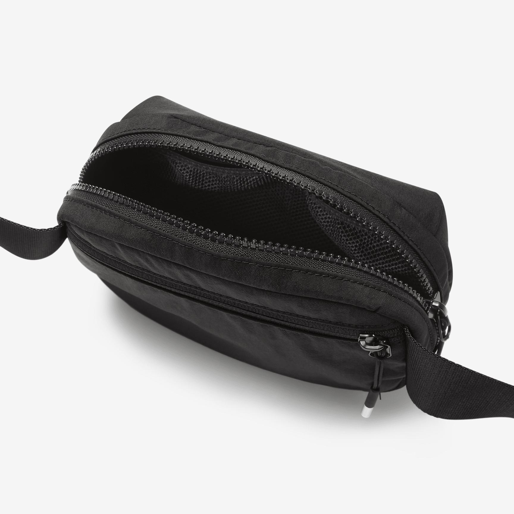 Nike Aura Crossbody Bag (2L) Product Image