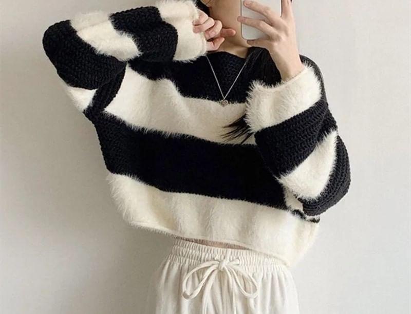Crewneck Striped Crop Sweater Product Image