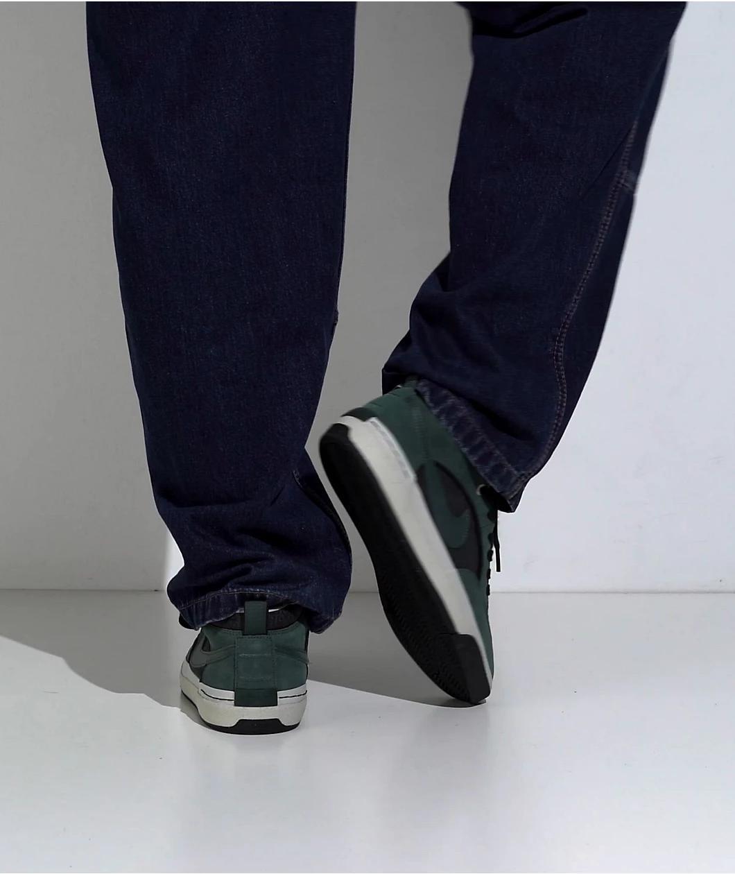 Nike SB Leo React Vintage Green, Black, & Anthracite Skate Shoes Product Image