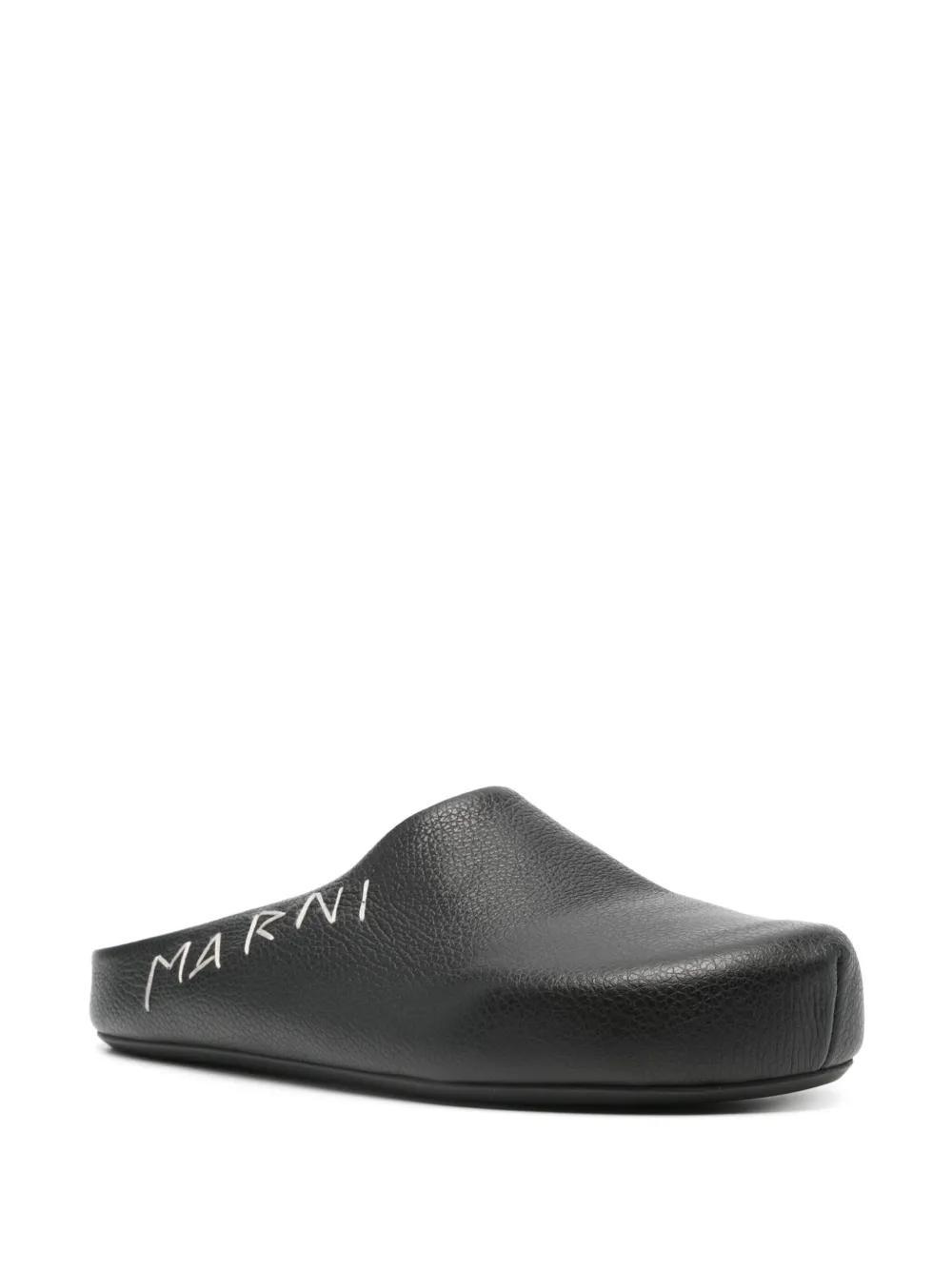 logo-embroidered slippers Product Image