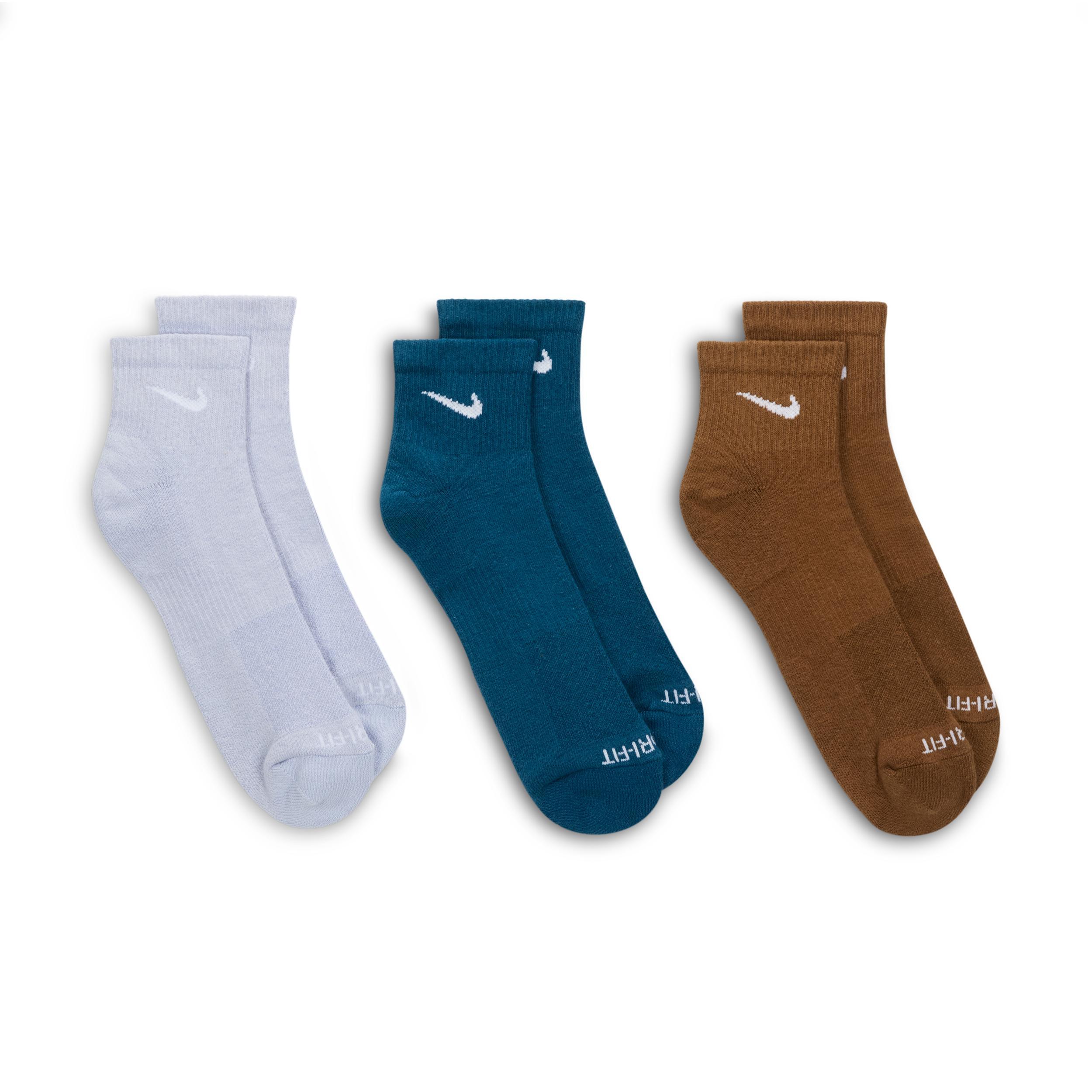 Nike Men's Everyday Plus Cushioned Training Ankle Socks (3 Pairs) Product Image