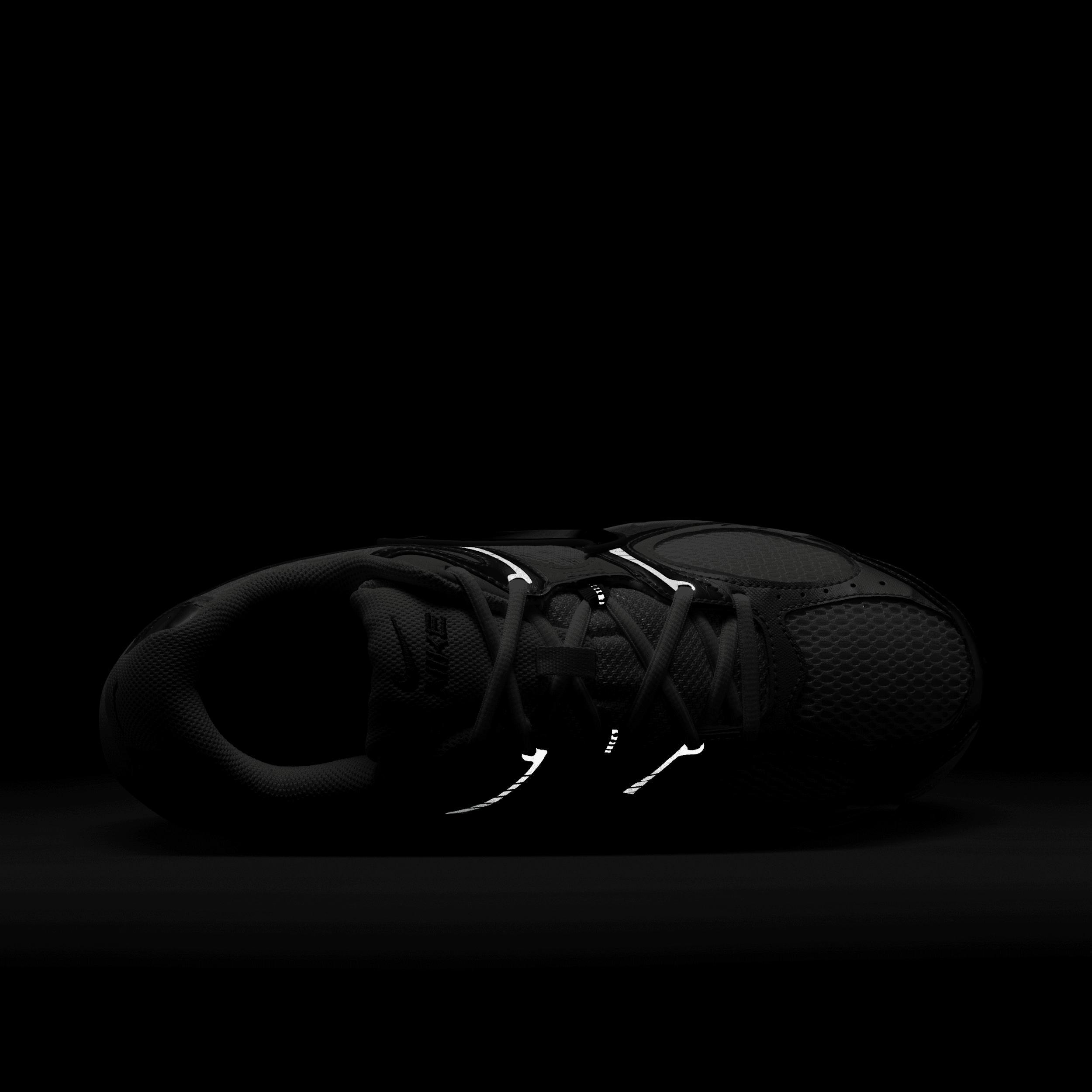 Nike Men's V5 RNR Shoes Product Image