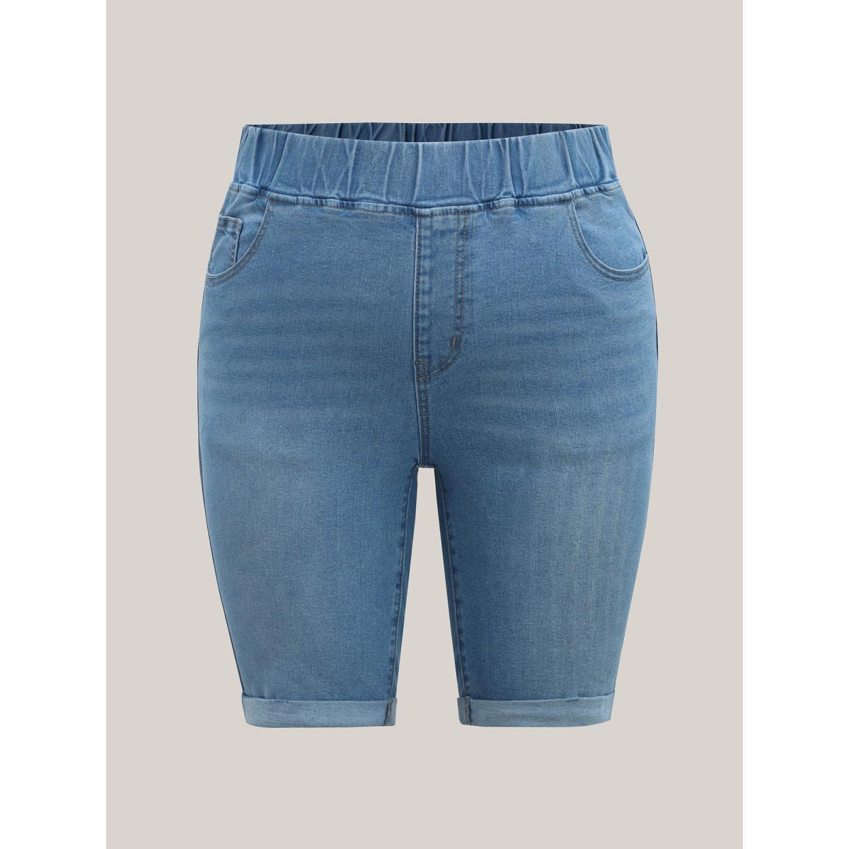 Plus Size Pull-On Stretchy Waist Denim Shorts Women Denimblue Medium stretch Everyday-Casual Slanted pocket Denim Shorts BloomChic 20/2X Product Image