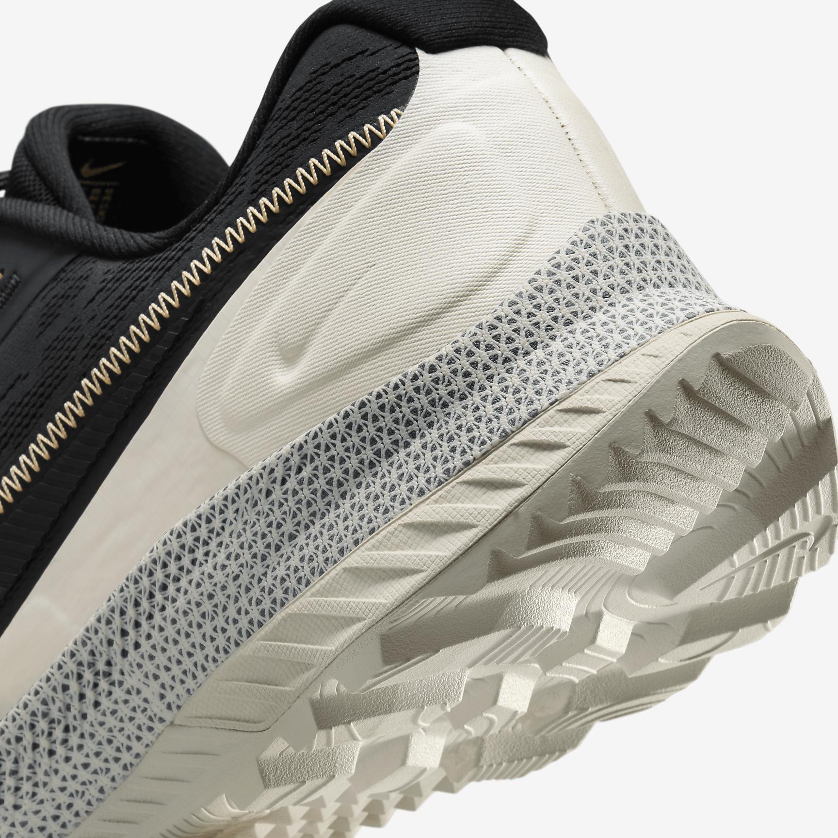 Nike Men's React SFB Carbon Low Menâs Elite Outdoor Shoes Product Image