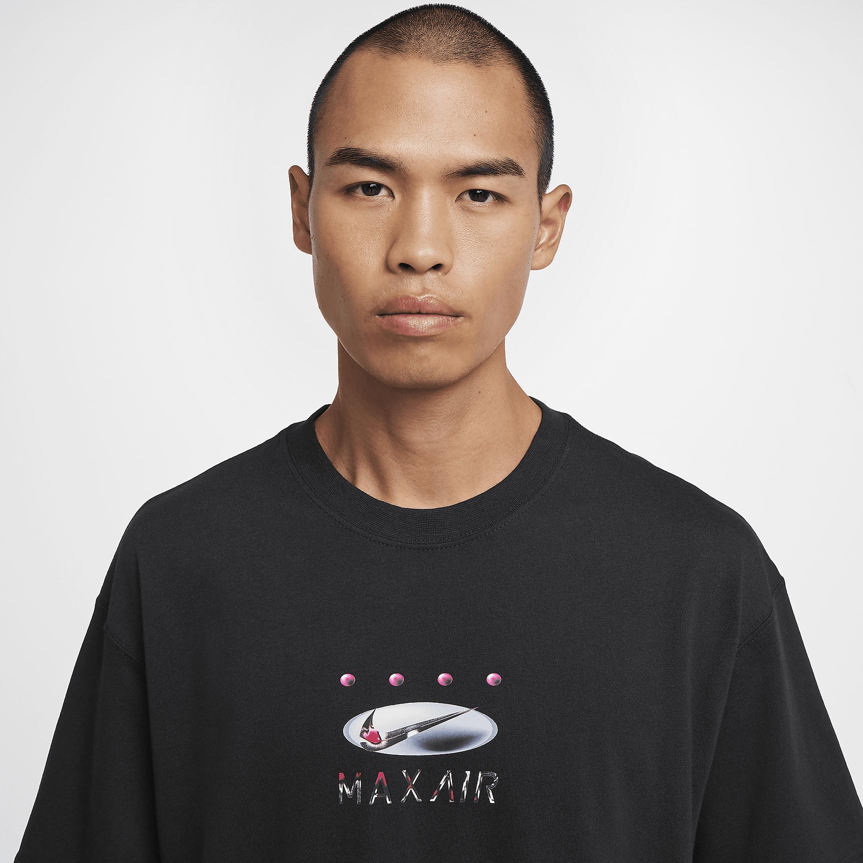 Nike Sportswear Men's Max90 T-Shirt Product Image