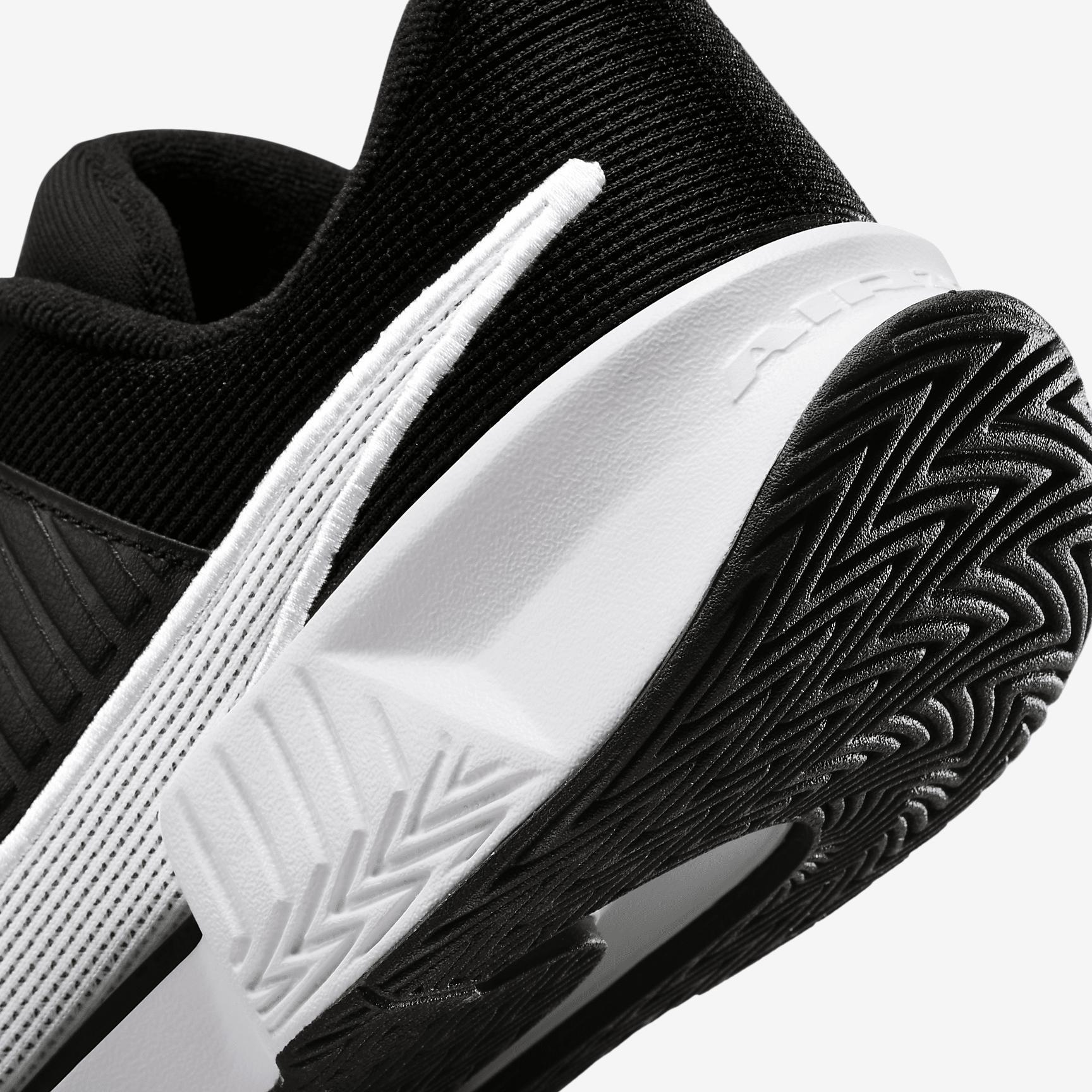 Nike GP Challenge Pro Women's Hard Court Tennis Shoes Product Image
