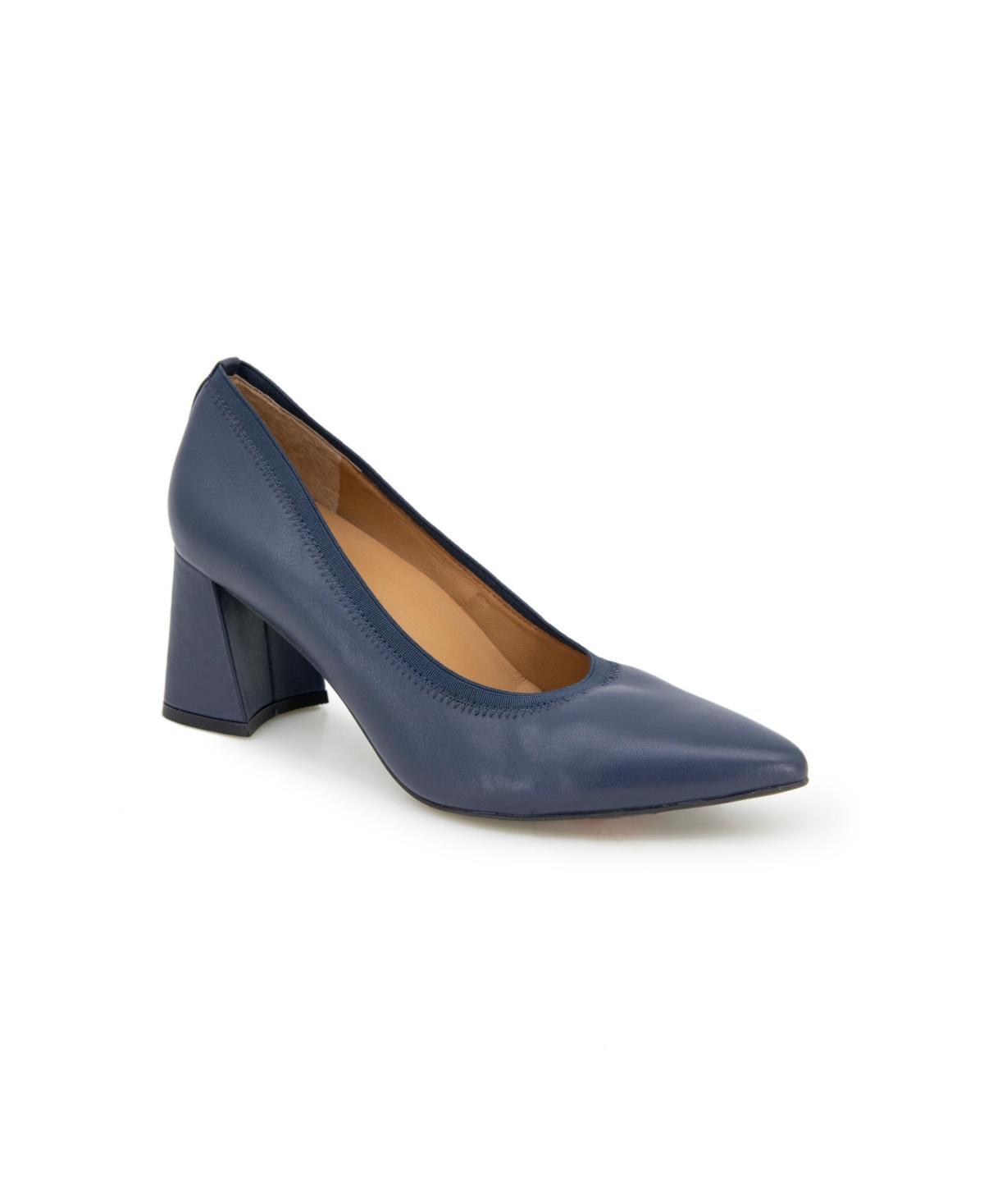 Gentle Souls by Kenneth Cole Womens Dionne Pointed Toe Slip On Pumps Product Image