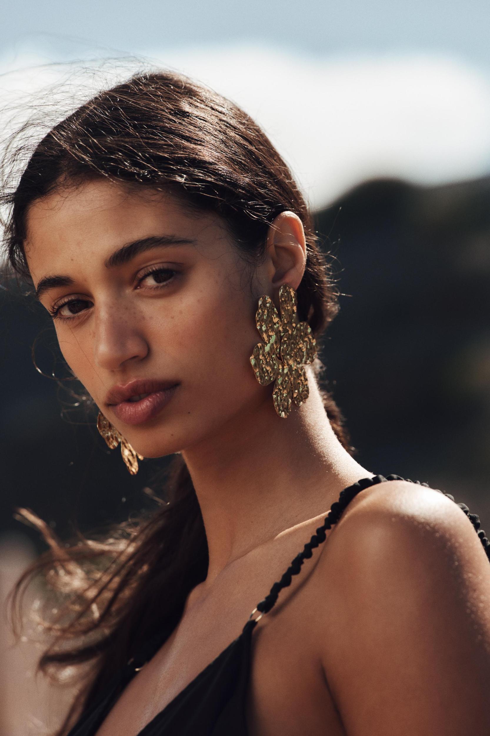 WROUGHT MAXI FLOWER EARRINGS Product Image