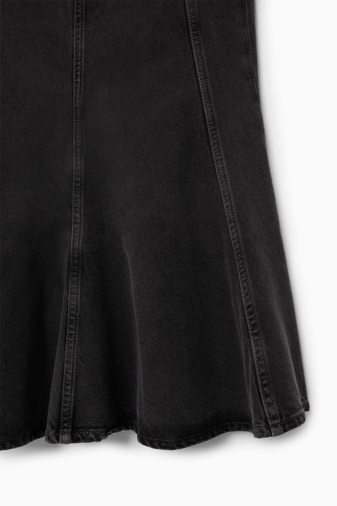PANELED FLARED DENIM SKIRT Product Image