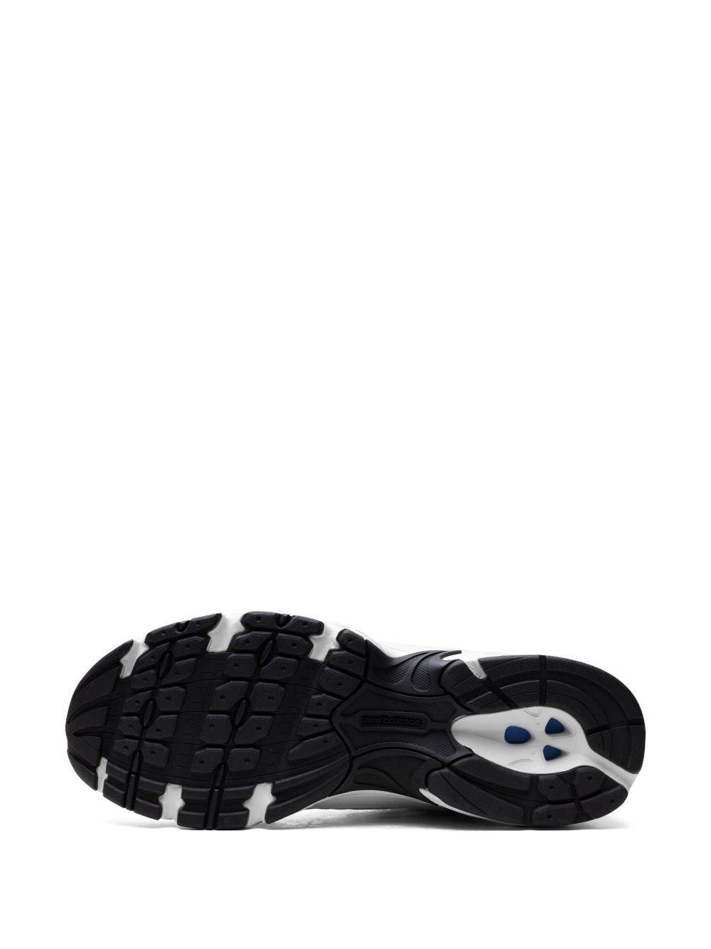 530 "White/Purple" sneakers Product Image