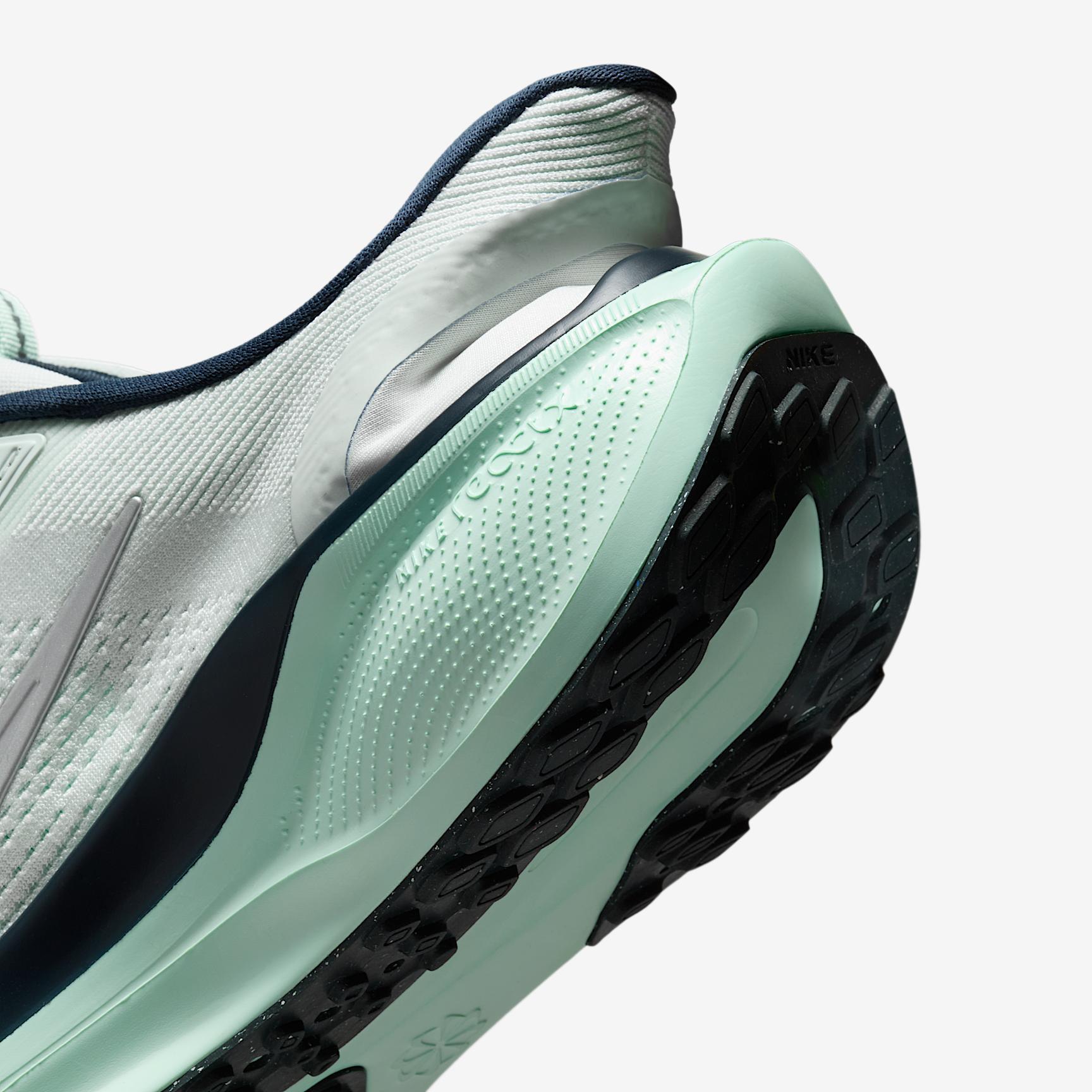 Nike Women's Pegasus EasyOn Road Running Shoes Product Image