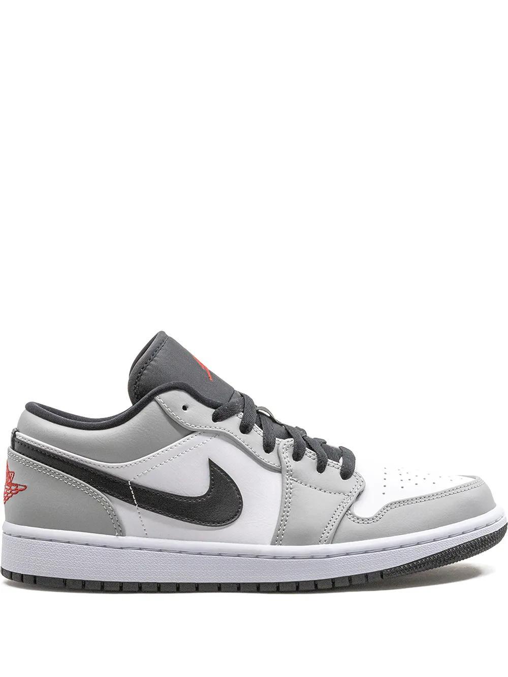 Air Jordan 1 Low "Light Smoke Grey" sneakers Product Image