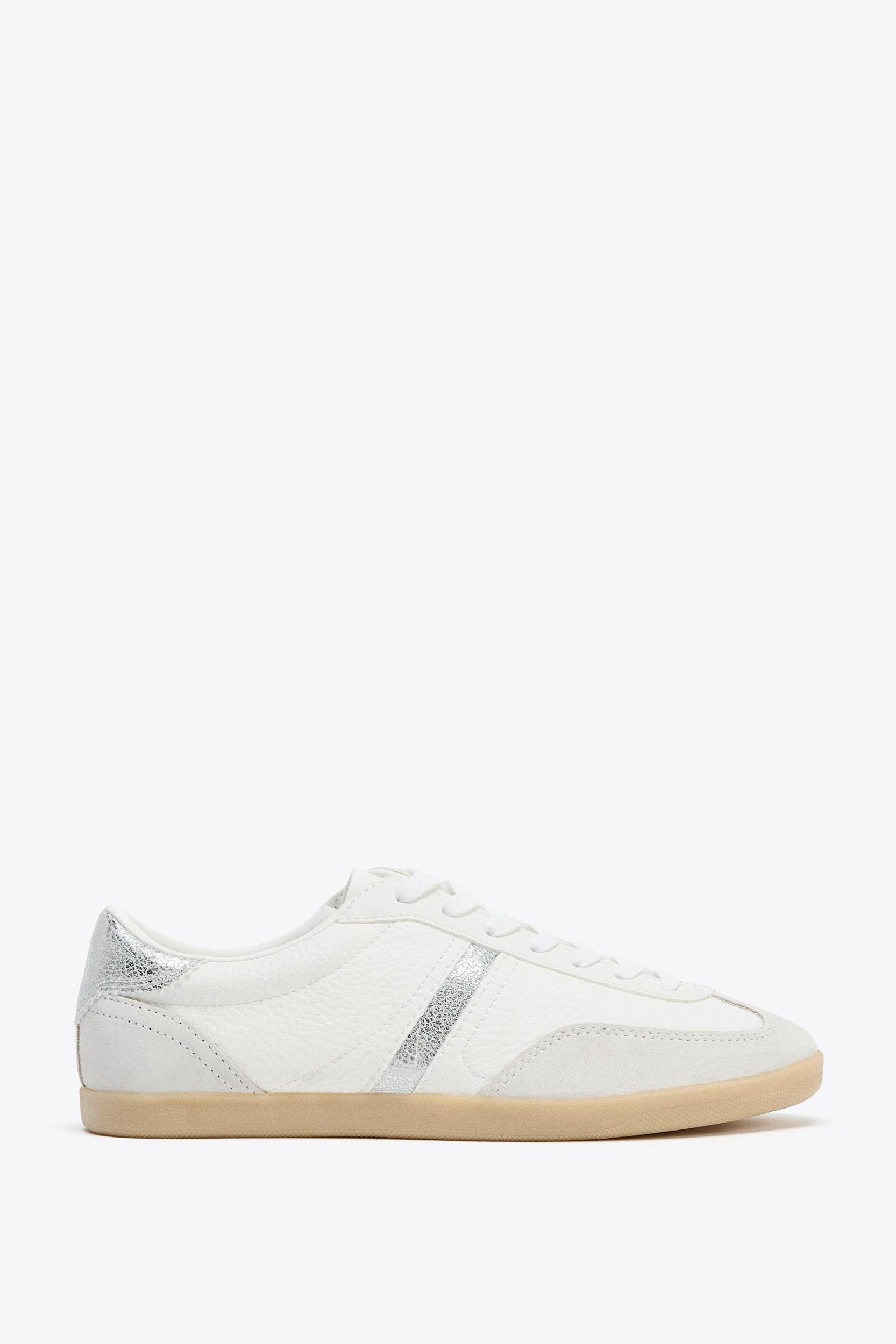 ATHLETIC SHOES Product Image
