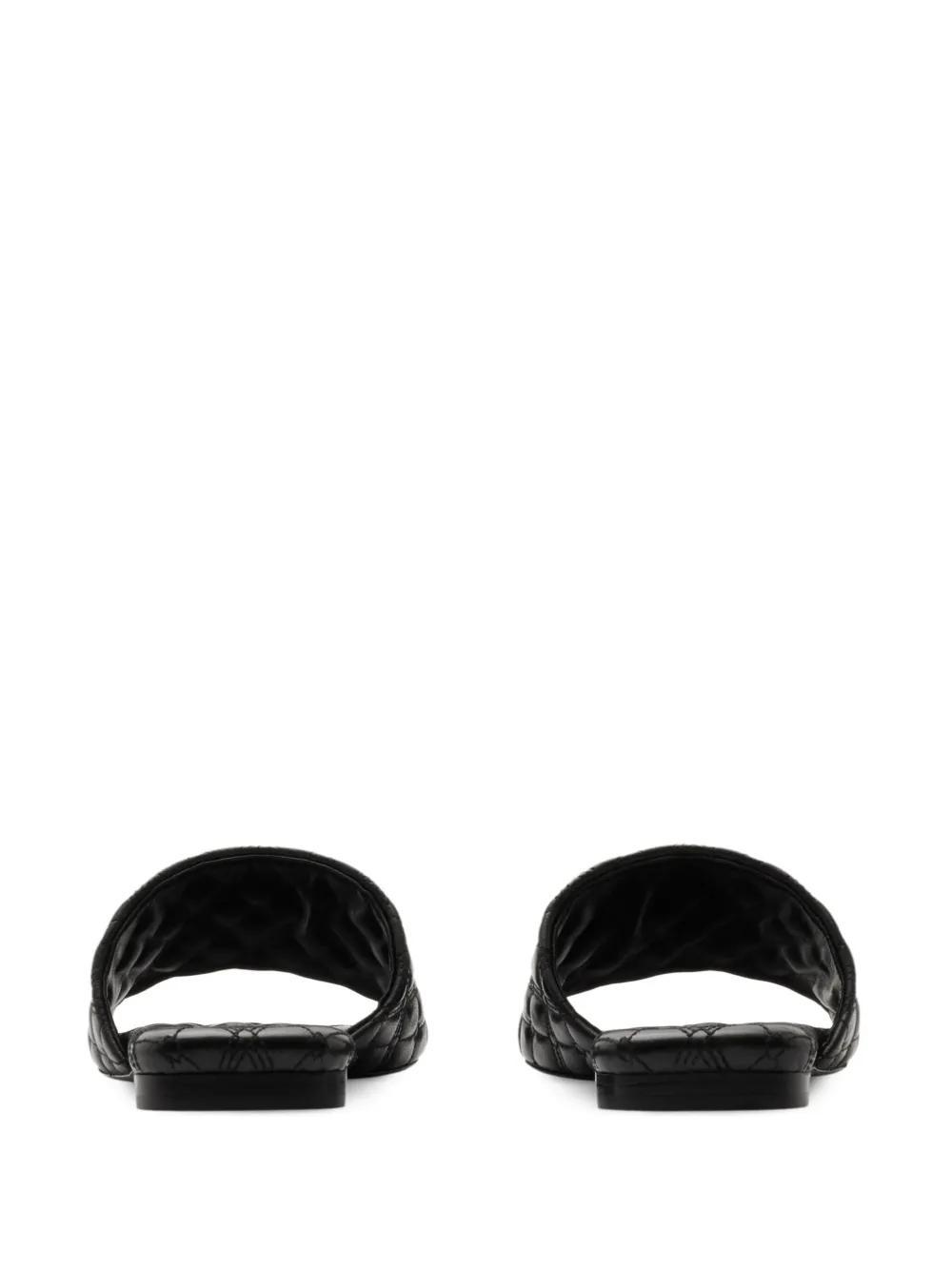 Quilt leather slides  Product Image
