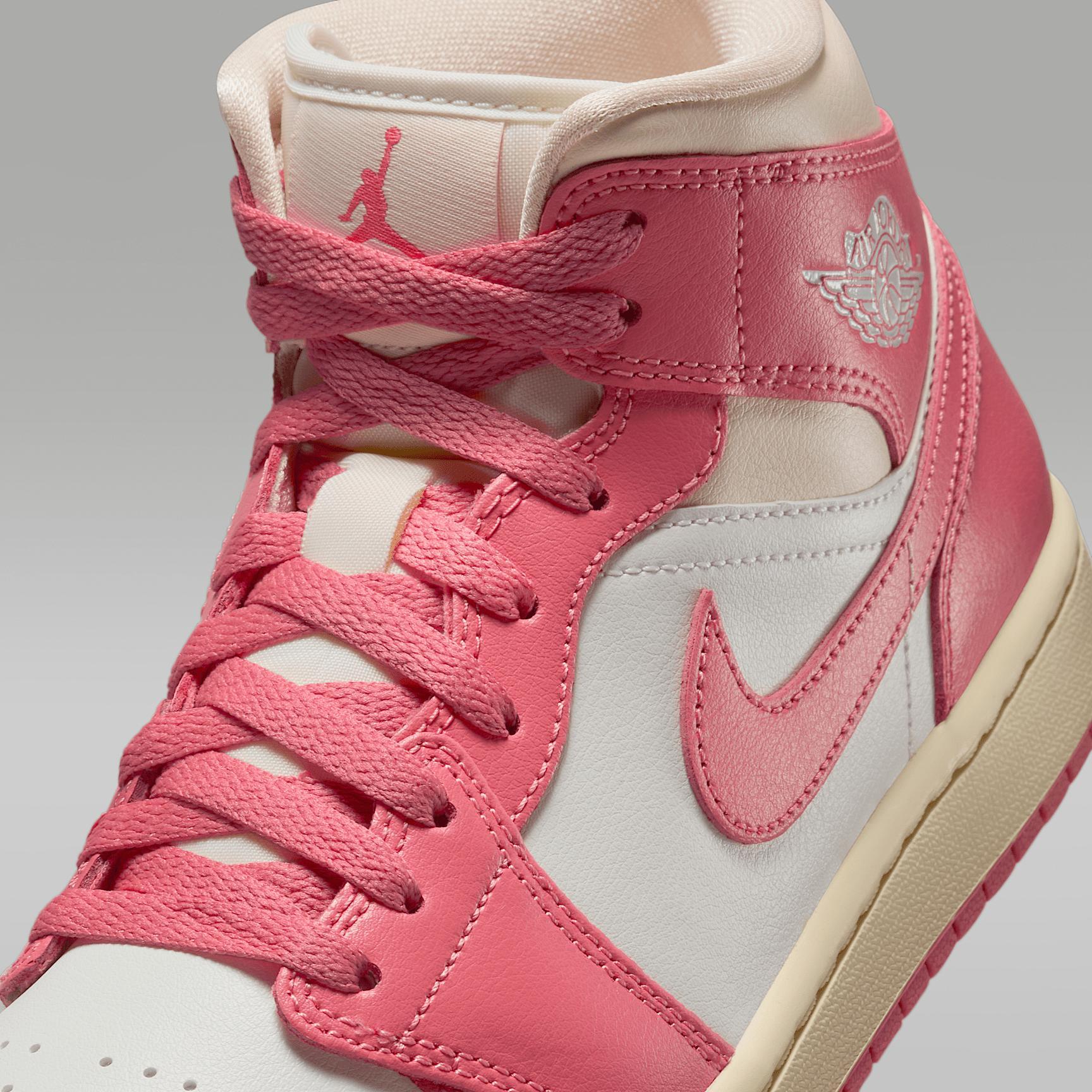 Women's Air Jordan 1 Mid Shoes Product Image