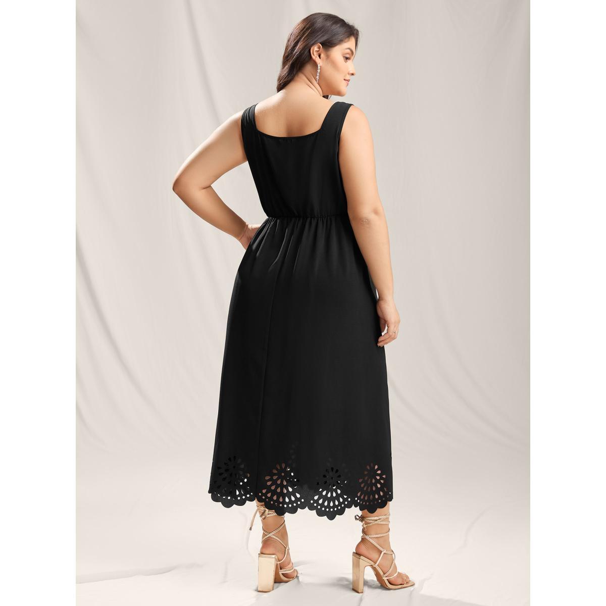 Plus Size Scalloped Laser Cut Pockets Maxi Dress Black Women Square Neck Sleeveless Curvy BloomChic 26/4X Product Image