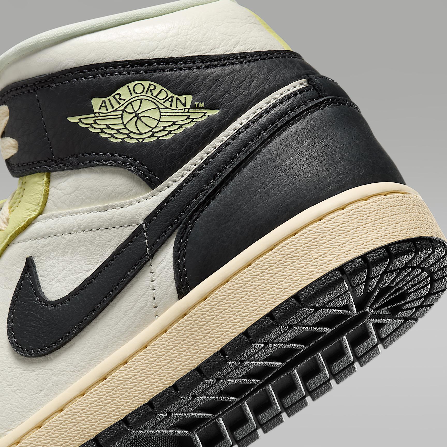Air Jordan 1 Mid SE Women's Shoes Product Image