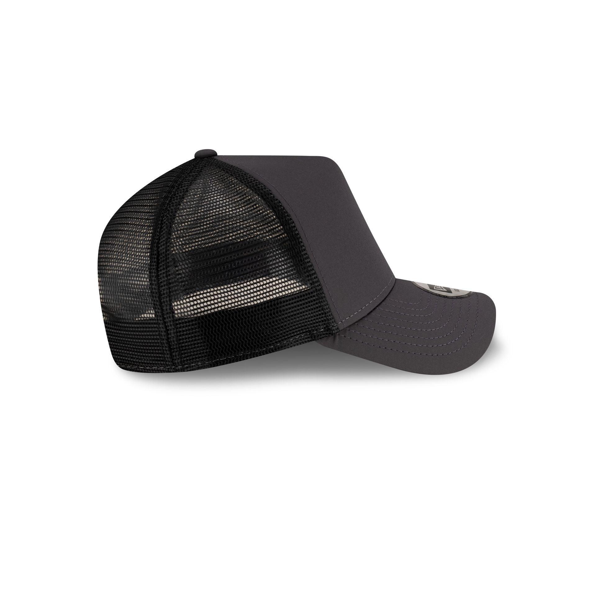 Manchester United FC Bronze Emblem 9FORTY A-Frame Trucker Hat Male Product Image