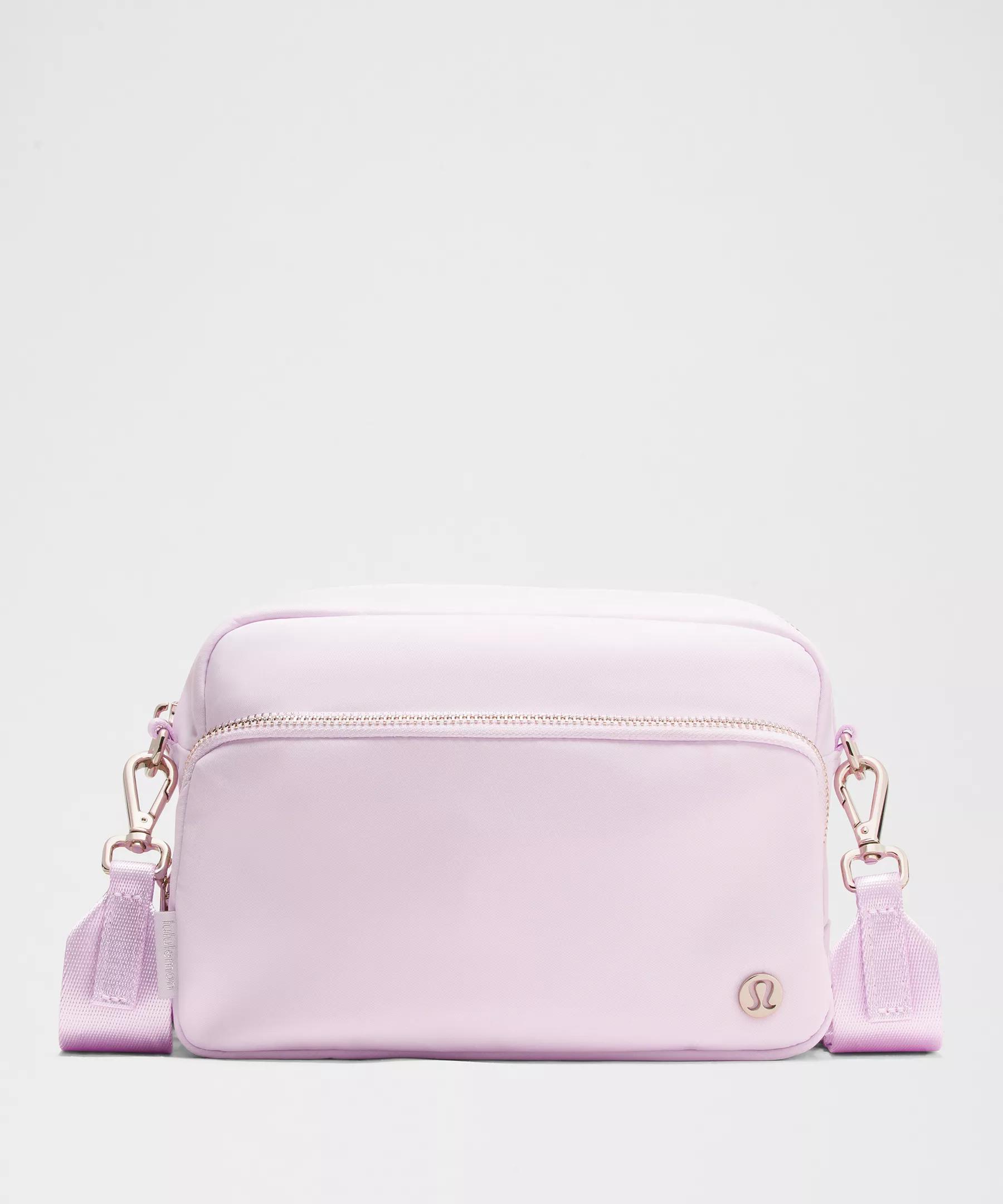 Everywhere Crossbody 3L Large *Metal Hardware Product Image