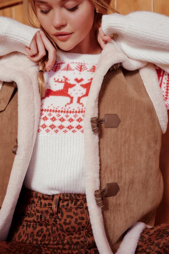 Classic Cozy Tan Shearling Toggle Vest Product Image