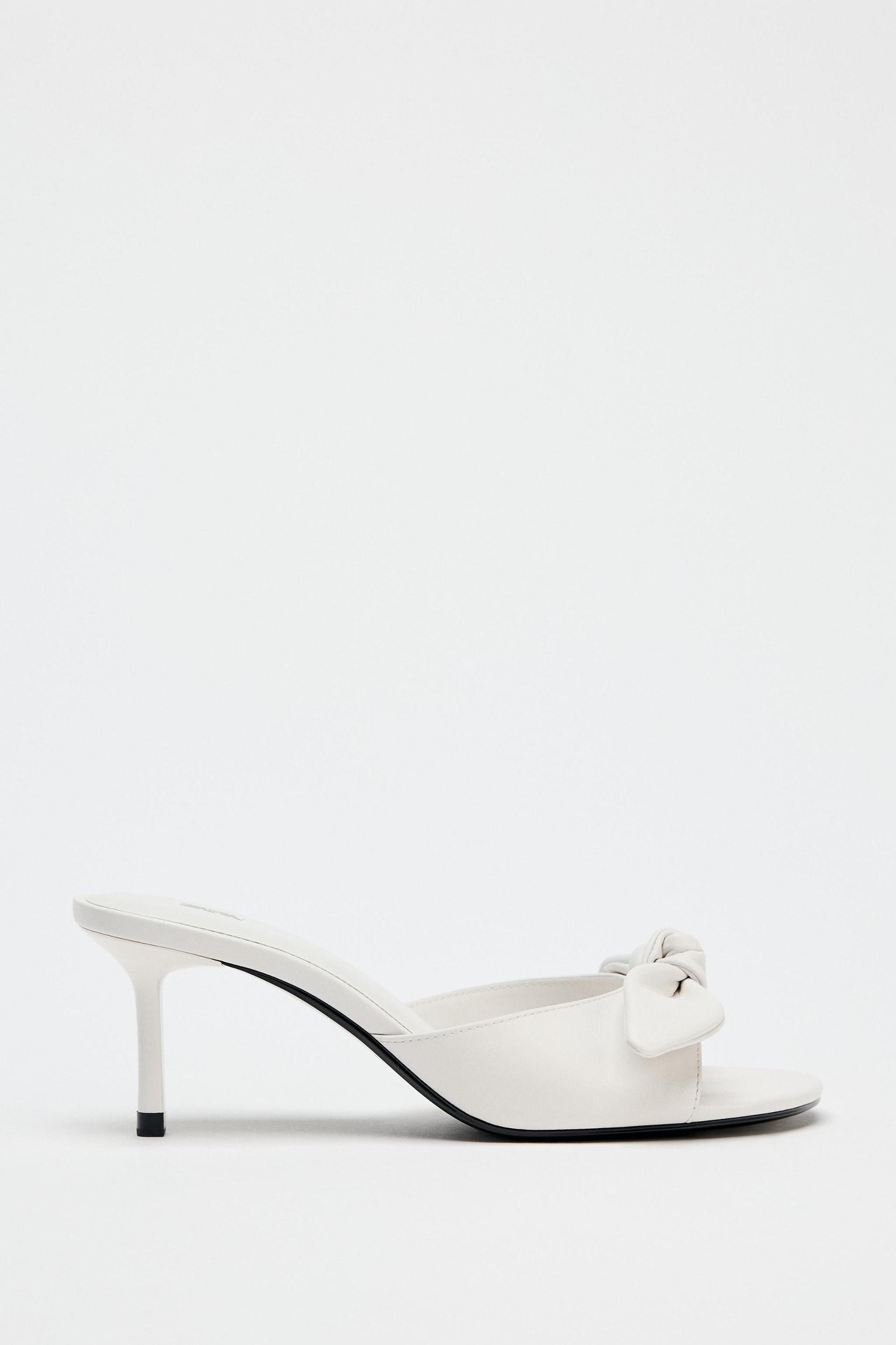 LEATHER BOW HEELED SANDALS Product Image