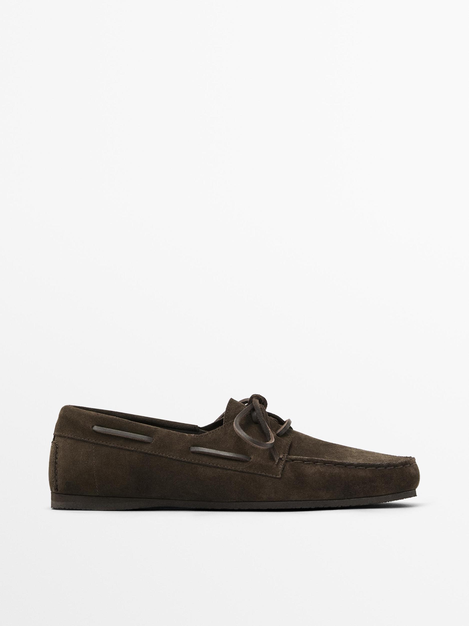 Soft split leather deck shoes Product Image