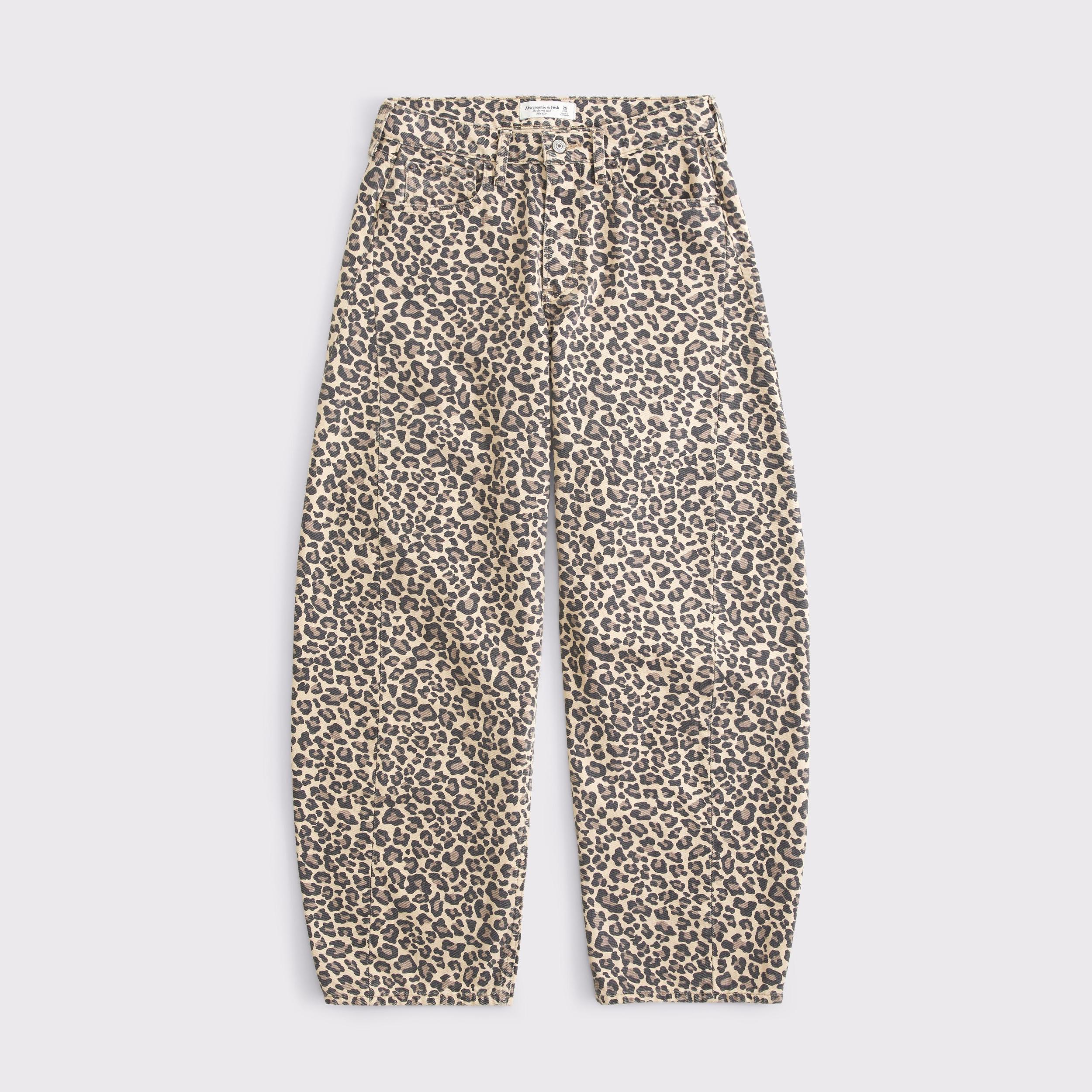 Curve Love Mid Rise Barrel Jean Product Image