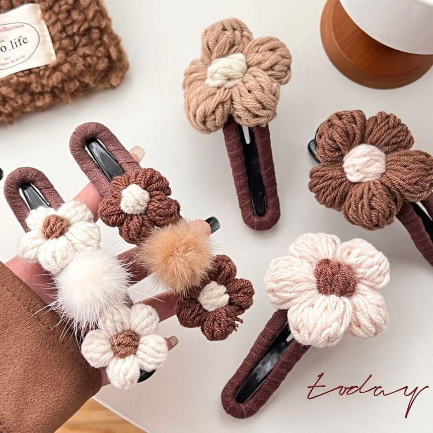 Knit Flower Hair Clip Product Image